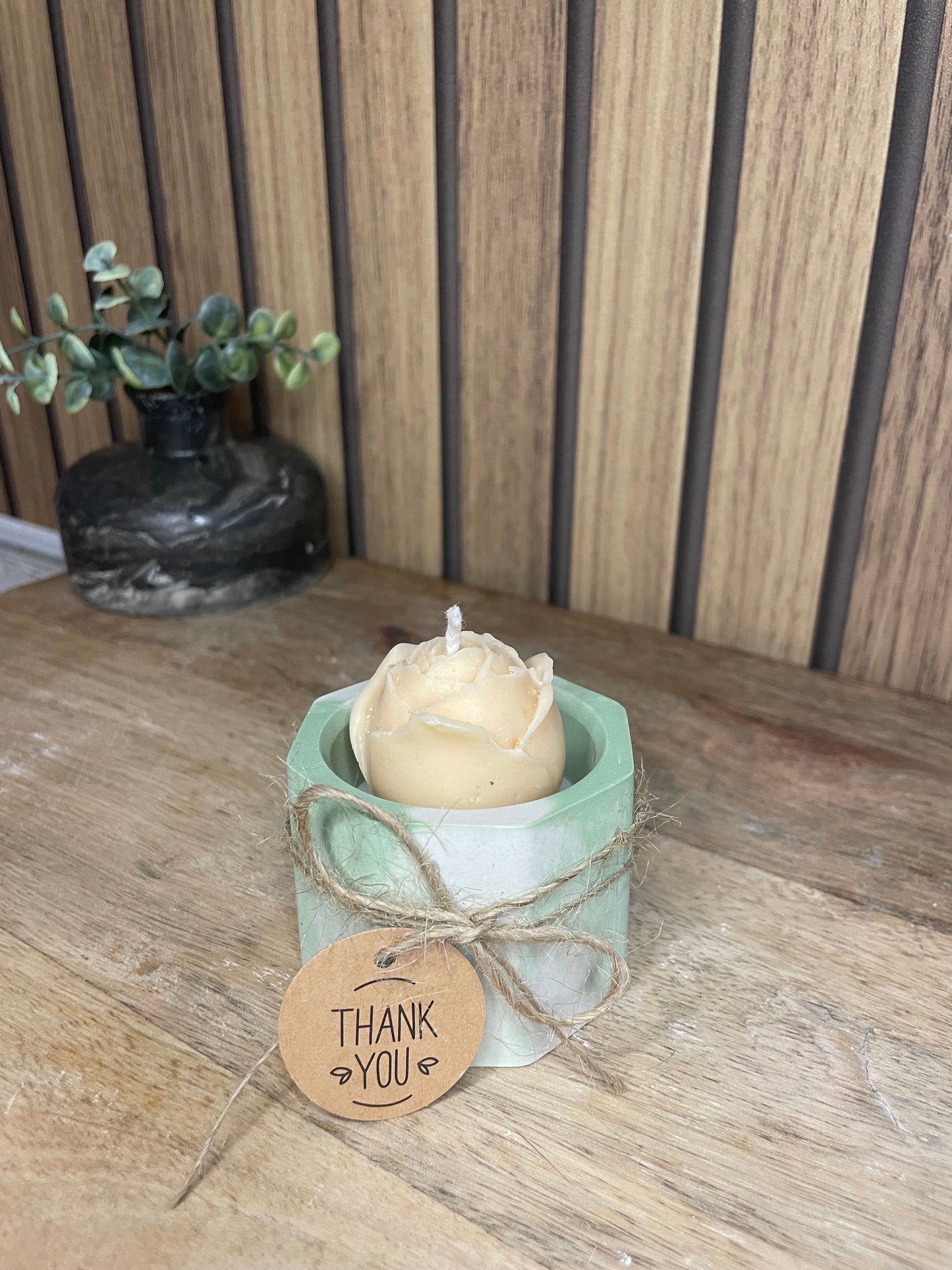 Décoration bougie parfumée rose personnalisable pour cadeaux événements et cérémonies