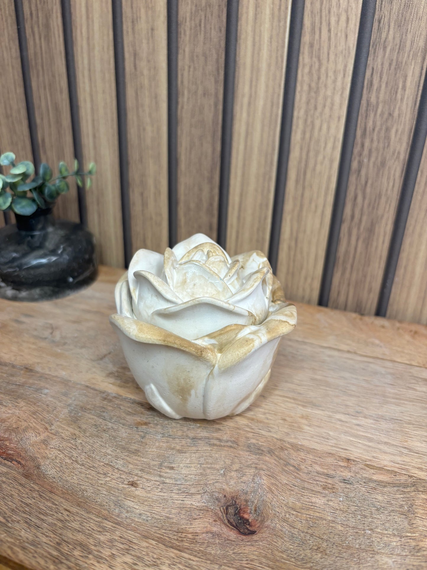 Objet déco. Boîte à bijoux. Bougie parfumée. Déco. Décoration d’intérieur. Parfum d’intérieur. Artisan Français. Artisanat. Fait main. Idée cadeau. Noël. Effet marbre.