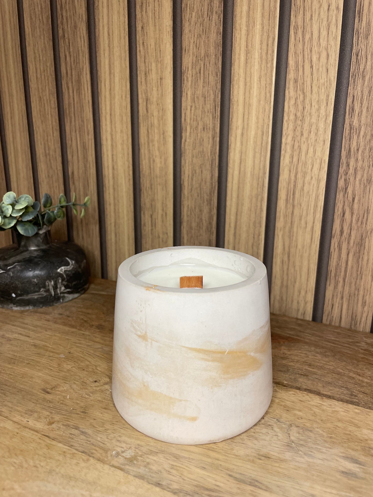 Décoration bougie parfumée blanche et or