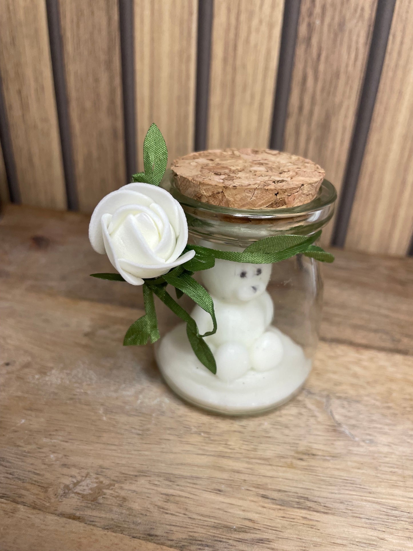 Décoration bougie parfumée ourson et fleur personnalisable. Cire végétal et fragrances de Grasse. Bougie artisanale. Cadeaux pour événements et cérémonies