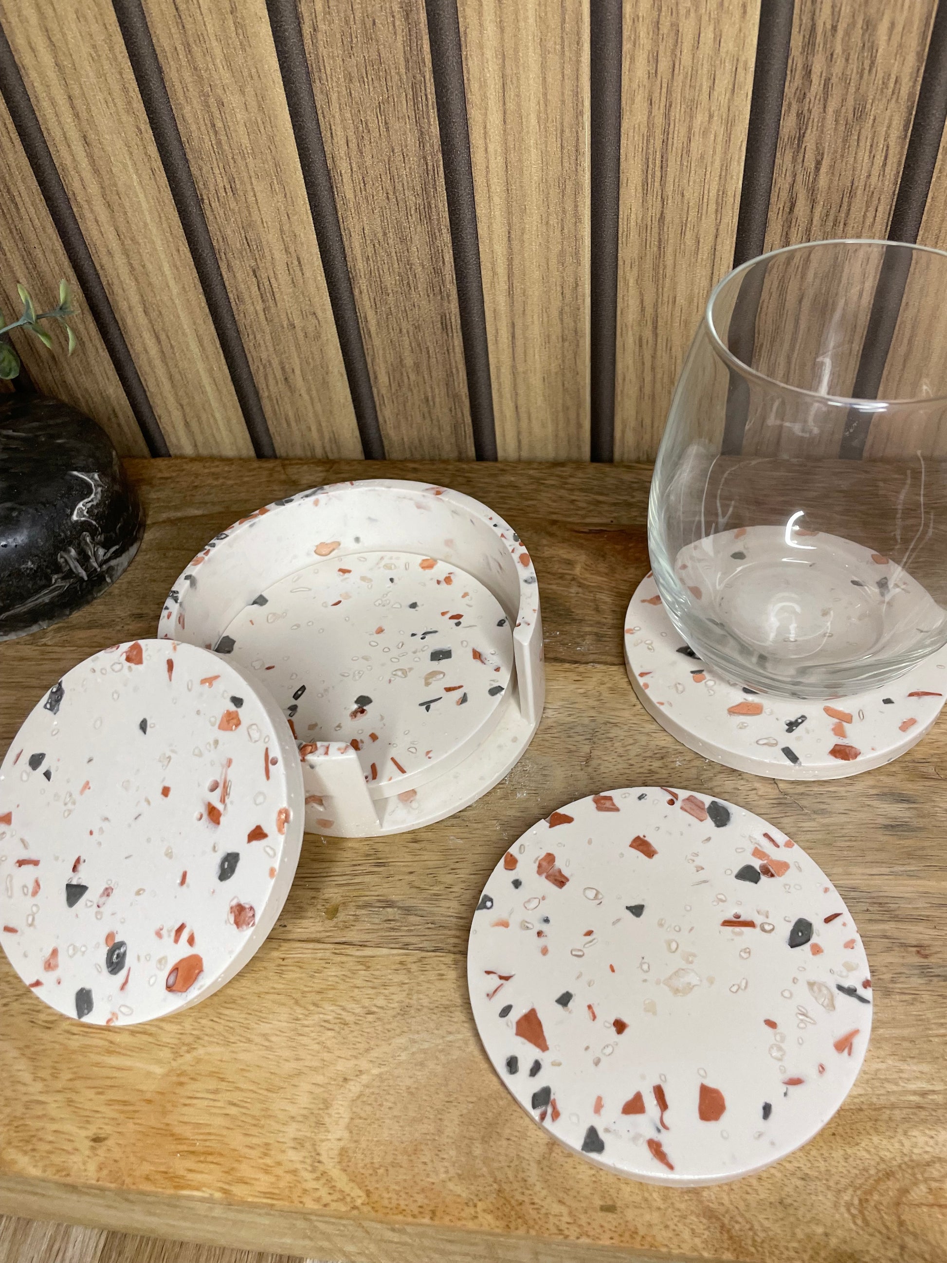 Dessous de verres. TERRAZZO. Cocktails. Apéro. Verres. Socle de rangements. Invités. Vaisselles. Accessoires maison.