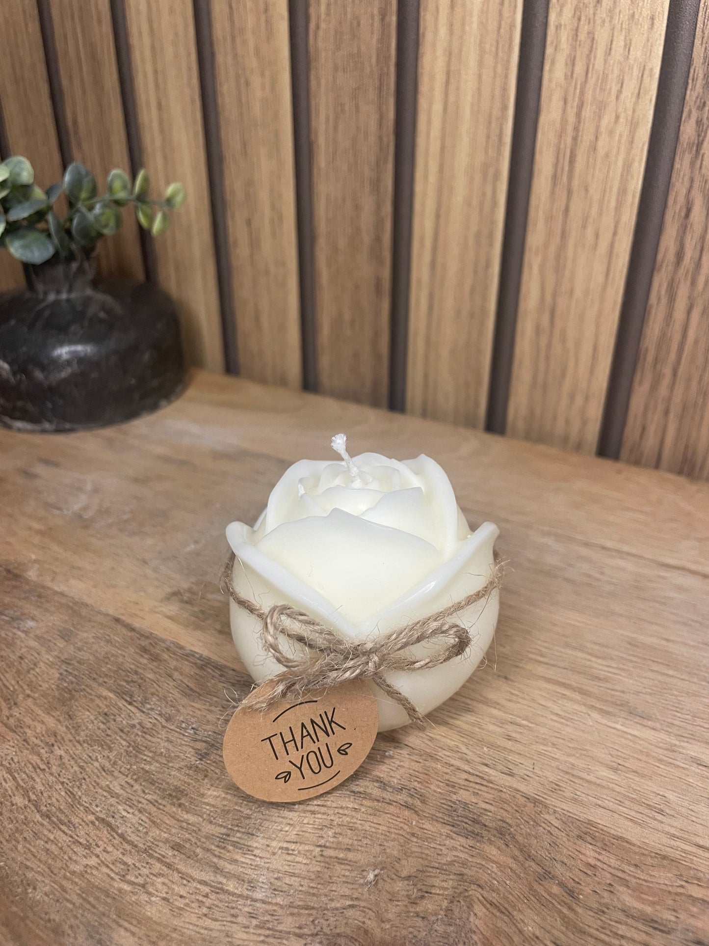Décoration bougie parfumée en forme de roses avec fleurs séchées personnalisable. Cire végétal et fragrances de Grasse. Bougie artisanale. Cadeaux pour événements et cérémonies