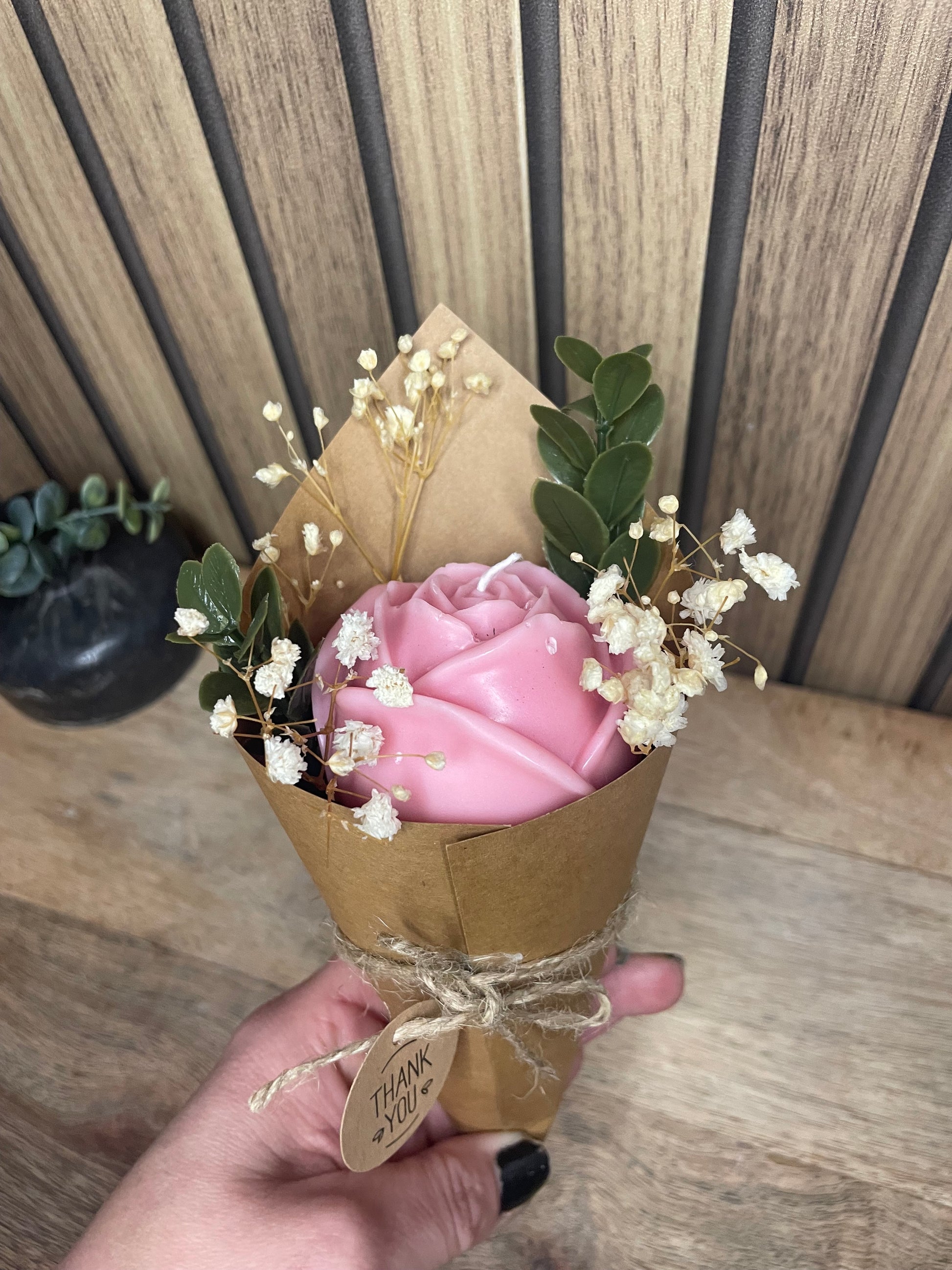 Cadeaux cérémonies et événements bouquet fleurs bougie rose et fleurs séchées