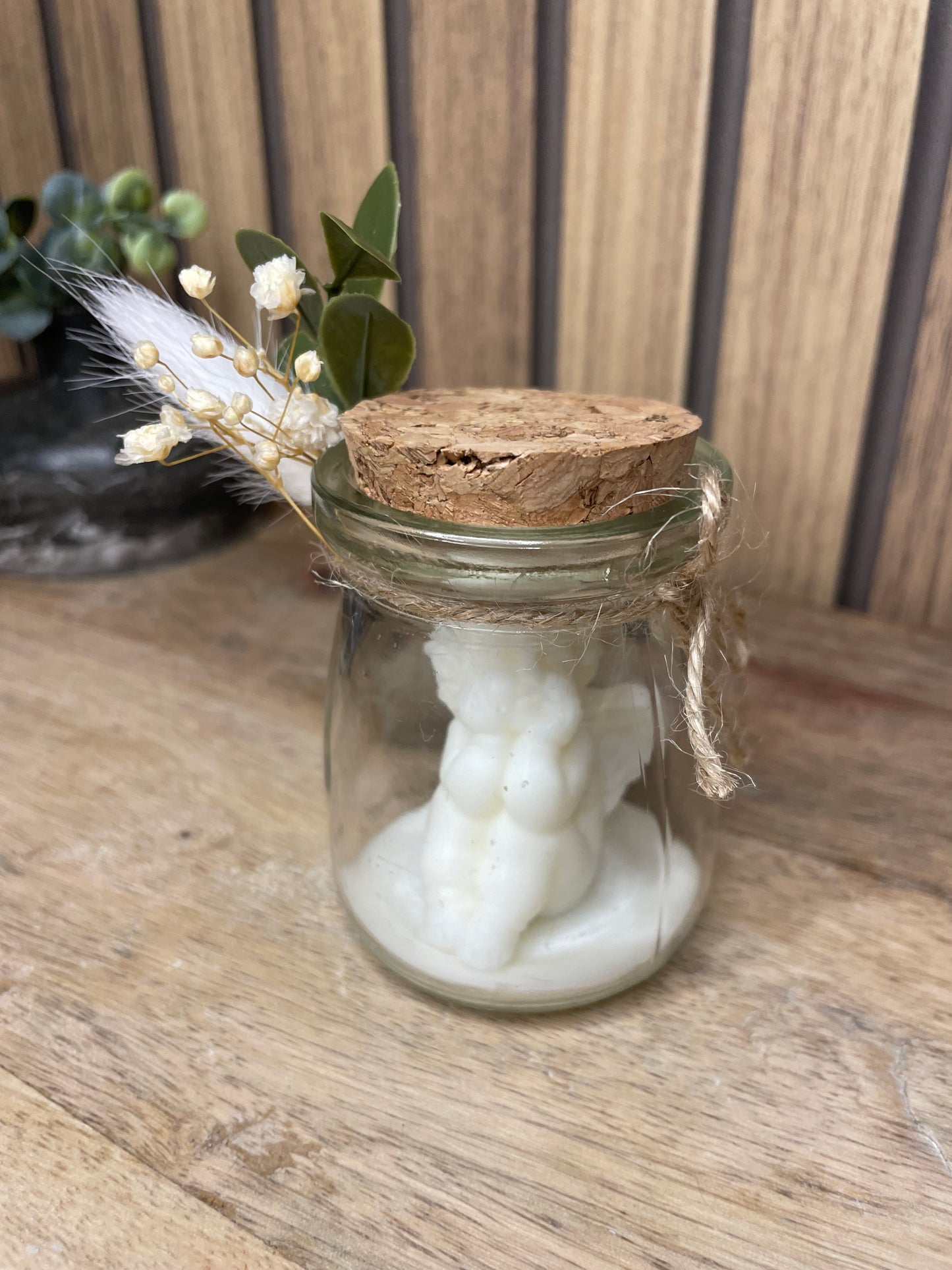 Décoration bougie parfumée ange et fleurs séchées personnalisable. Cire végétal et fragrances de Grasse. Bougie artisanale. Cadeaux pour événements et cérémonies