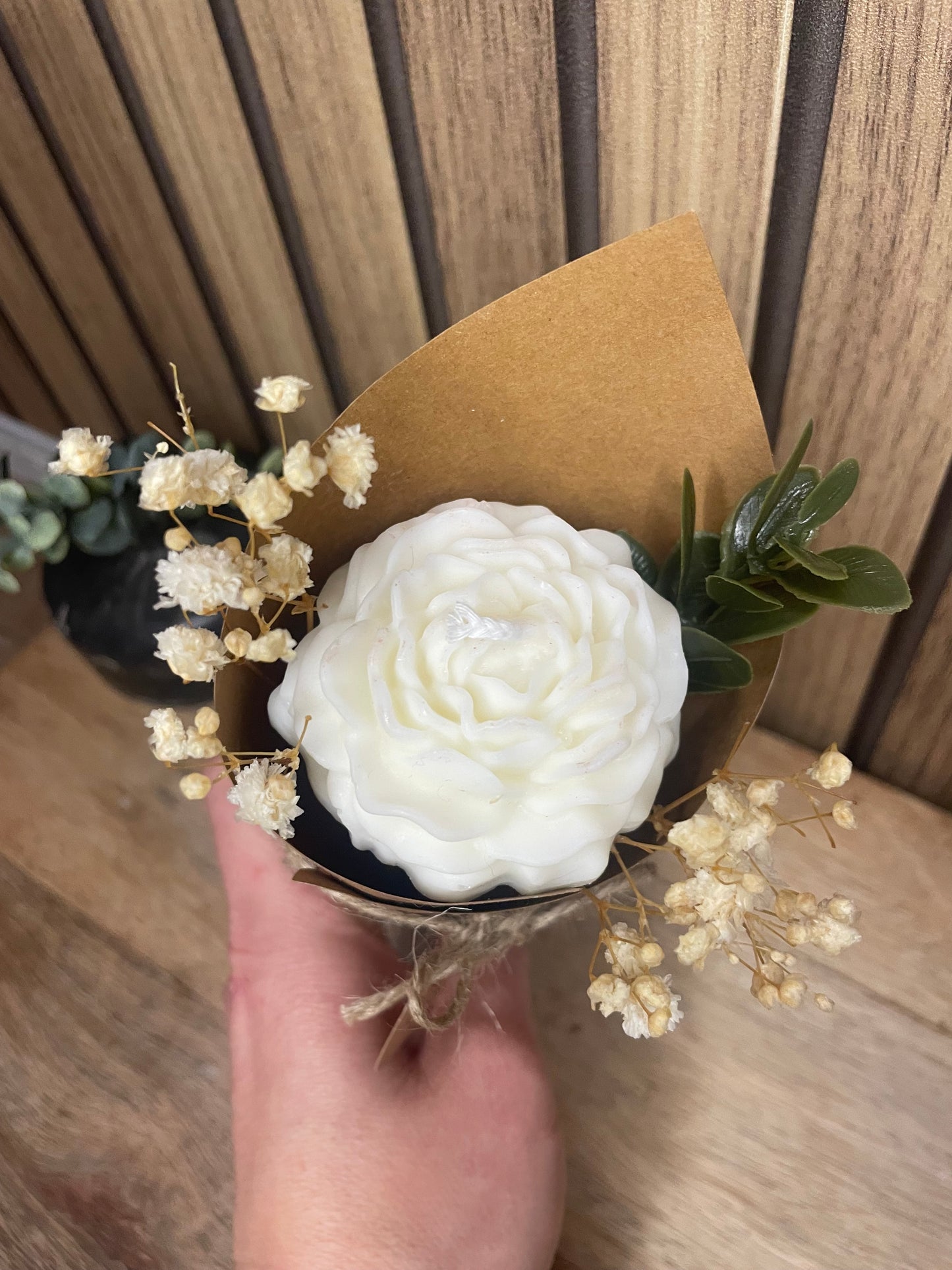 Cadeaux cérémonies et événements bouquet fleurs bougie pivoine et fleurs séchées