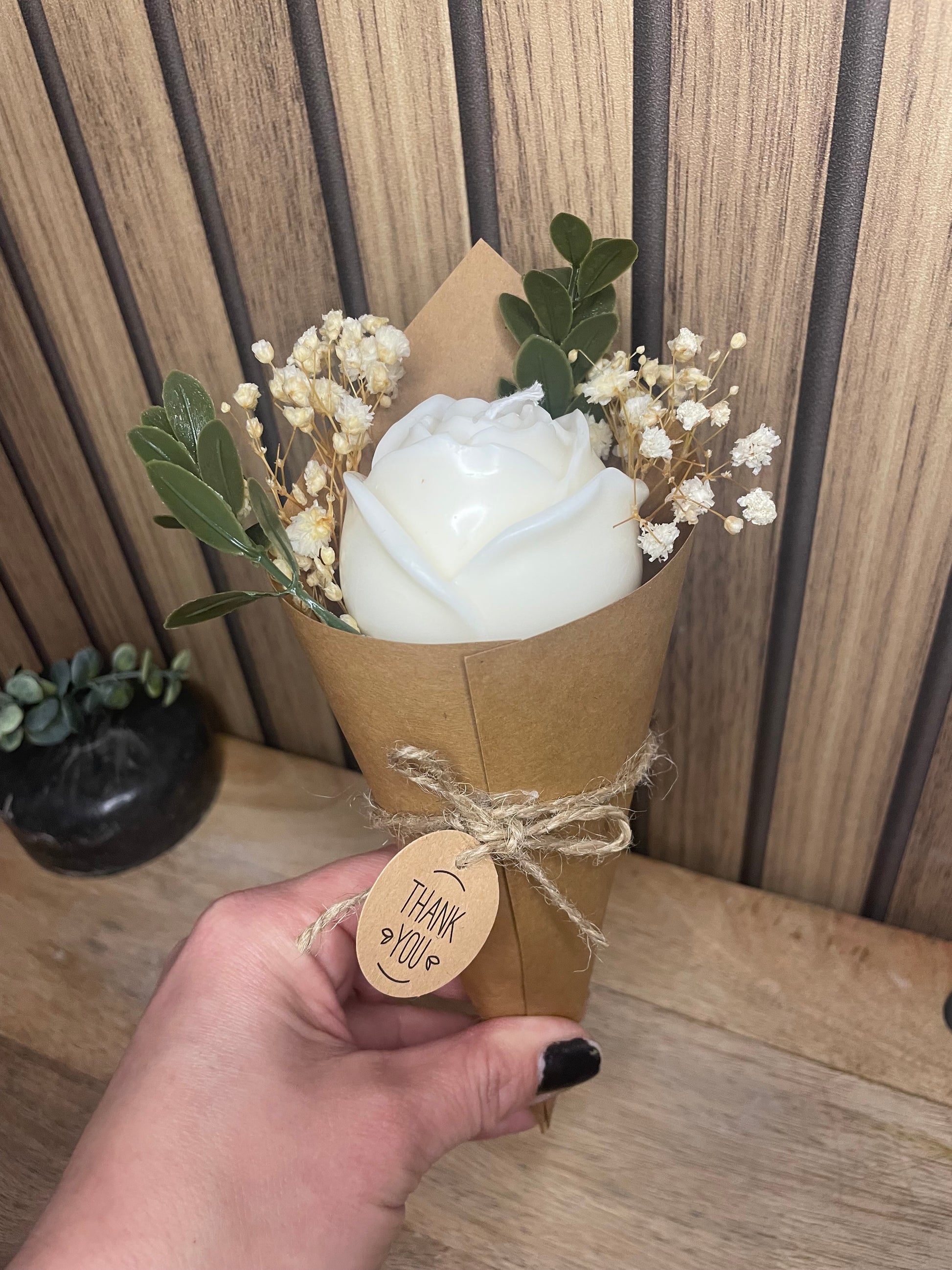 Cadeaux cérémonies et événements bouquet fleurs bougie rose et fleurs séchées