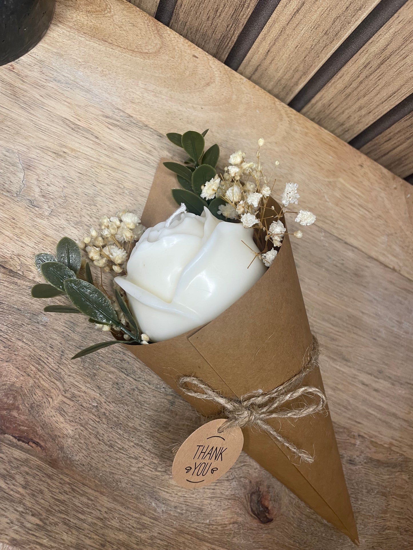 Cadeaux cérémonies et événements bouquet fleurs bougie rose et fleurs séchées