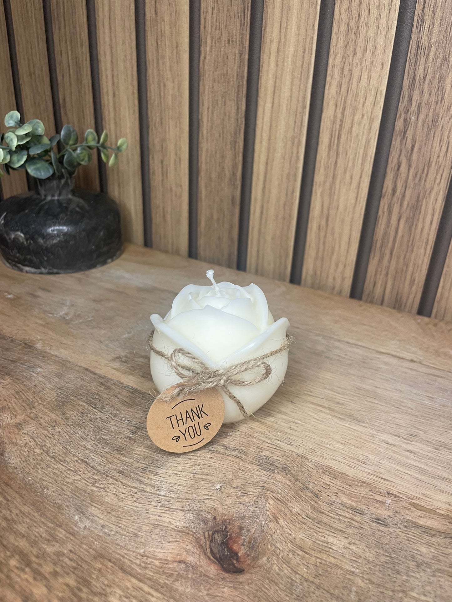 Décoration bougie parfumée en forme de roses avec fleurs séchées personnalisable. Cire végétal et fragrances de Grasse. Bougie artisanale. Cadeaux pour événements et cérémonies