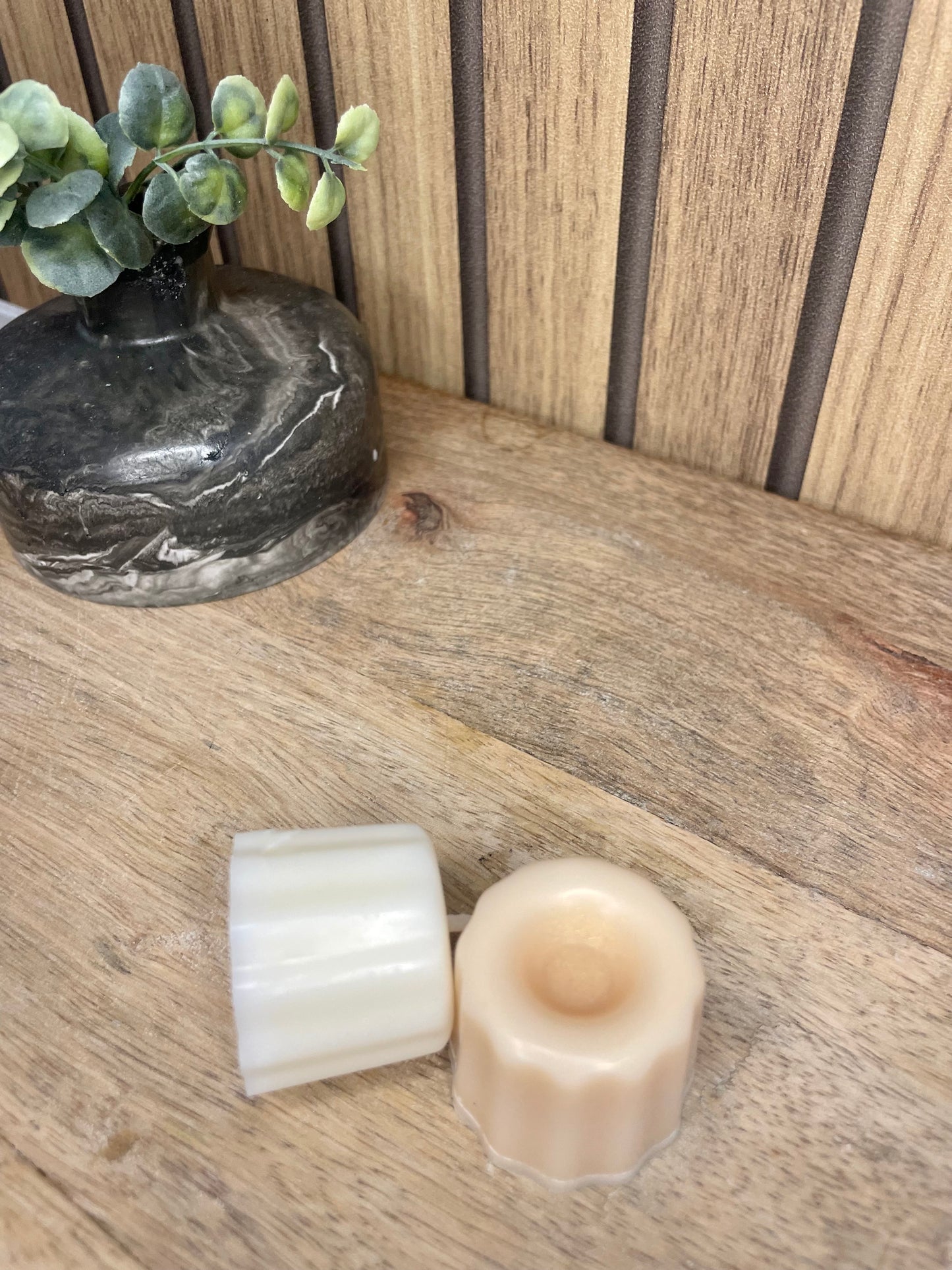 Fondant parfumé cannelé. Cire végétal et parfum de Grasse. Fabrication artisanale fait main. Brûle parfum brûleur