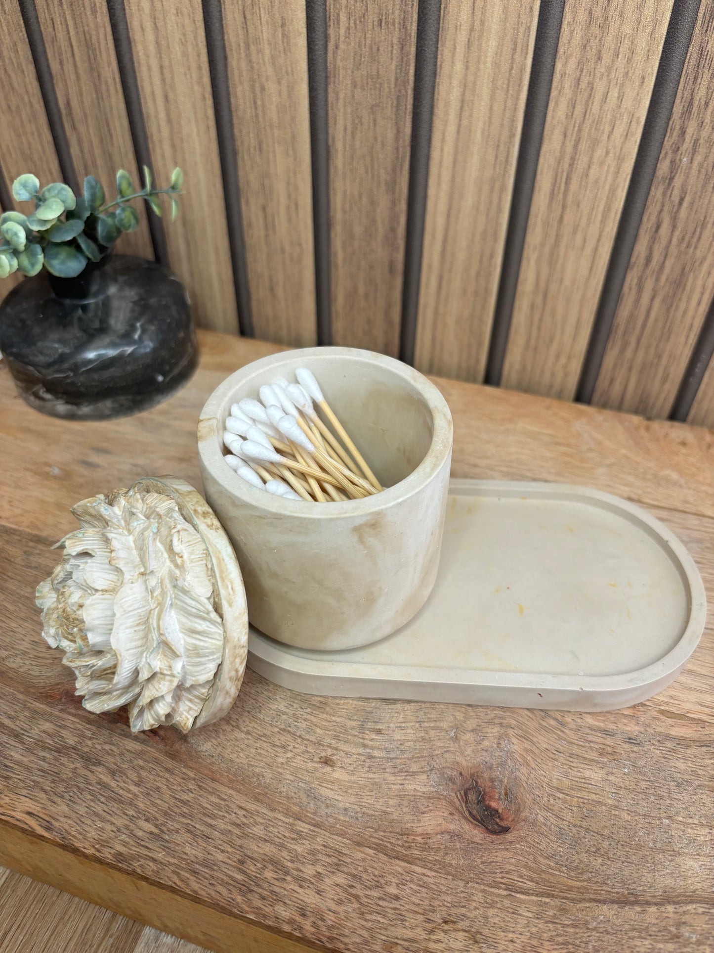 Bougies. Bougie parfumée. Déco. Décoration d’intérieur. Parfum d’intérieur. Fragrance de Grasse. Cire de soja. Artisan Français. Artisanat. Fait main. Idée cadeau. Noël. Effet marbre.