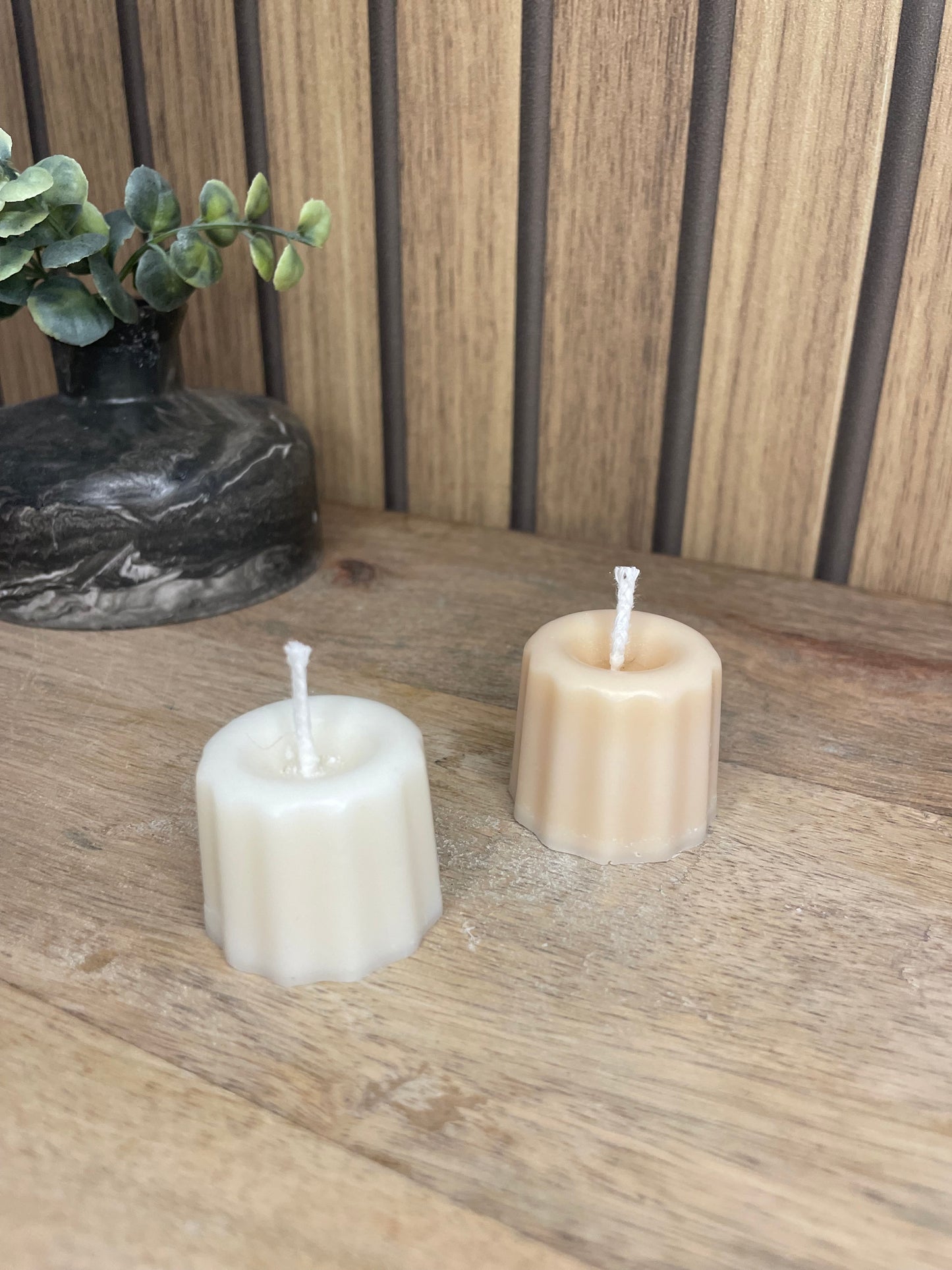Bougie parfumée cannelé. Cire végétal et parfum de Grasse. Fabrication artisanale fait main. Cadeaux fêtes événements et cérémonies.