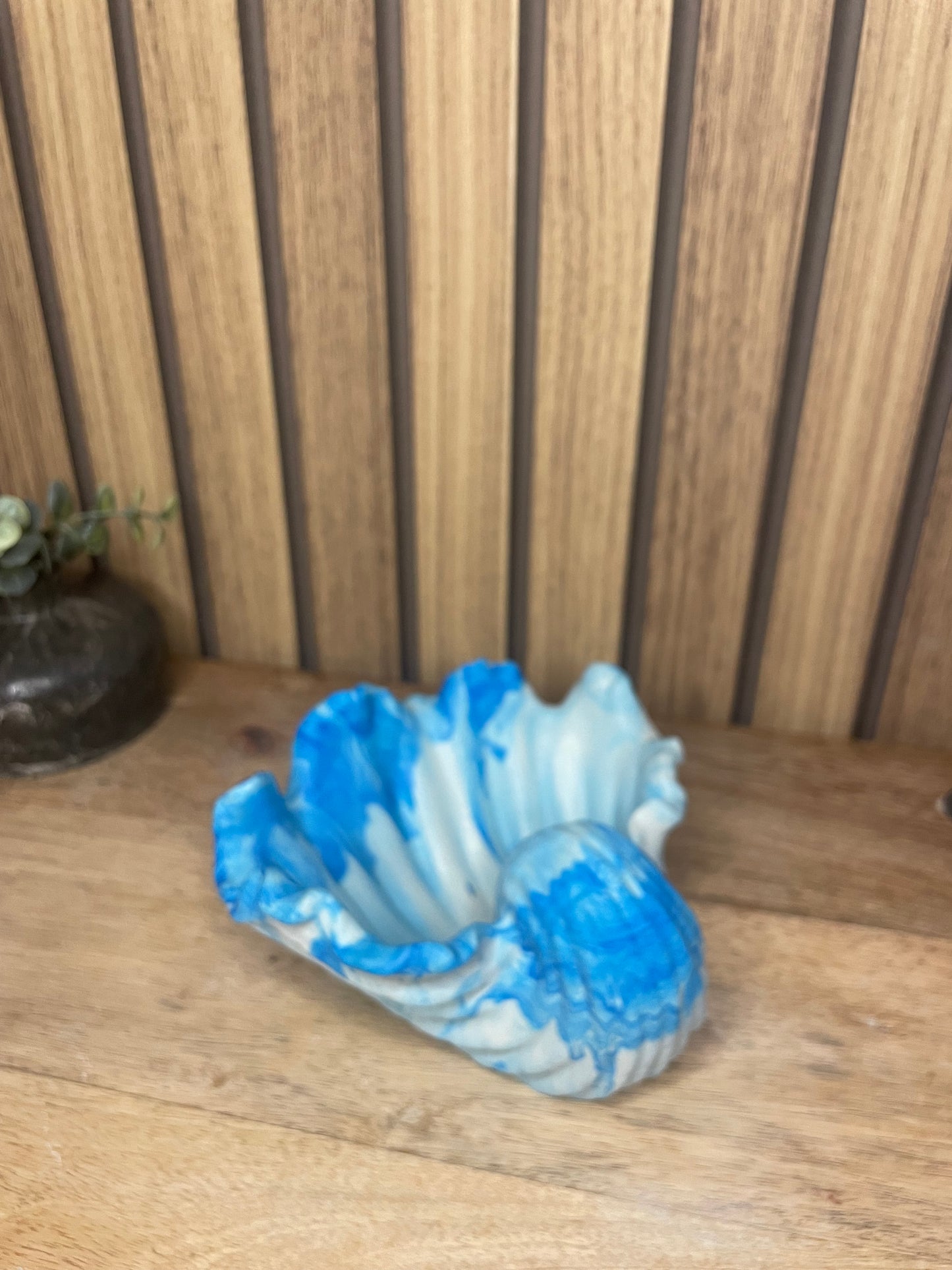 Vide poche coquillage. Coquillages. Déco. Objets déco. A personnaliser. Tendance. Déposez vos bijoux, vos clés, vos pièces de monnaies. Maison. Poudre de moulage écologique. Artisan Français. Fait main. Cadeaux.