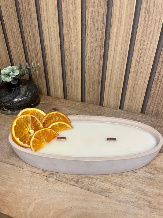 Décoration, objets déco, bougie parfumée. Oranges séchées. Personnaliser. Cire de soja et parfums de Grasse. France. Artisanat Français. Nouvelle collection. Couleur et senteur aux choix. 
Vanille, Monoï.
Contenant poudre de moulage fait à la main.
