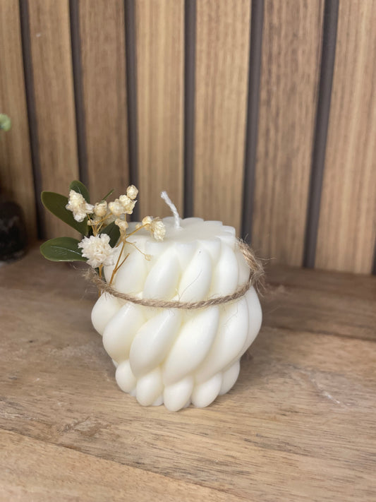 Décoration bougie parfumée et fleurs séchées personnalisable. Cire végétal et fragrances de Grasse. Bougie artisanale. Cadeaux pour événements et cérémonies
