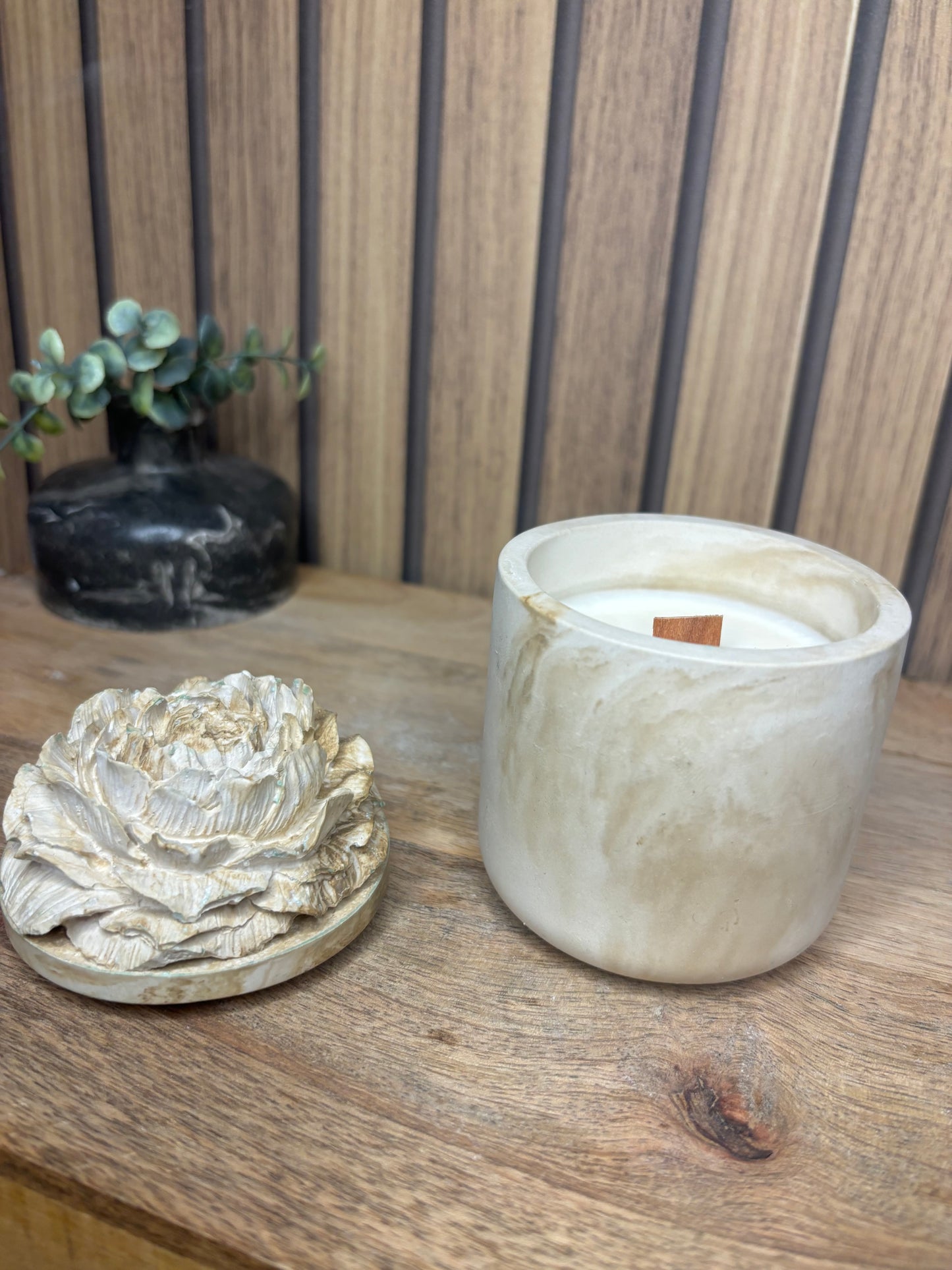 Bougies. Bougie parfumée. Déco. Décoration d’intérieur. Parfum d’intérieur. Fragrance de Grasse. Cire de soja. Artisan Français. Artisanat. Fait main. Idée cadeau. Noël. Effet marbre.