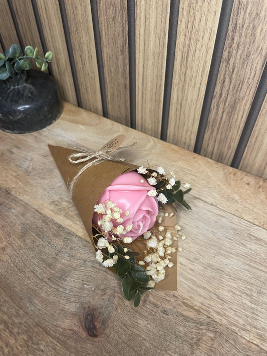 Cadeaux cérémonies et événements bouquet fleurs bougie rose et fleurs séchées