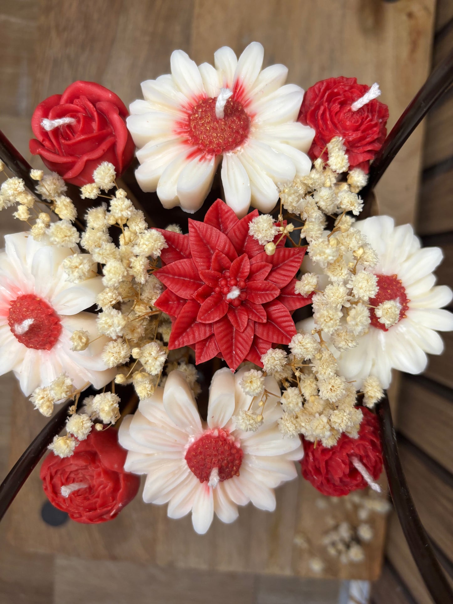 Bouquet. Saint Valentin. Bougie parfumée. Cadeau. Fleur. Parfum d’intérieur. Décoration. Idée cadeau. Anniversaire.