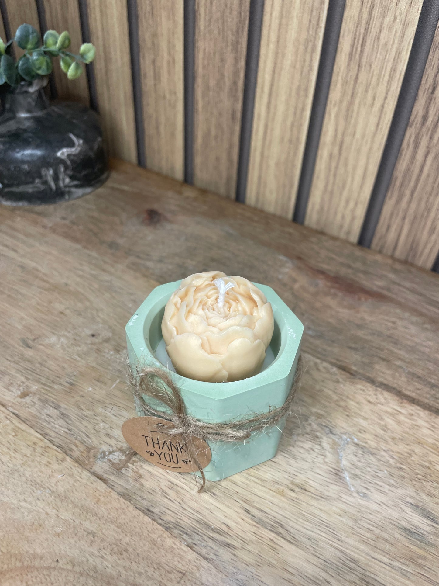 Décoration bougie parfumée pivoine personnalisable pour cadeaux événements et cérémonies