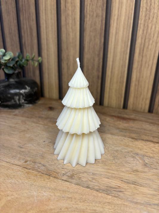 Bougie. Décoration de Noël. Idée cadeau. Sapin. Père Noël. Pomme de pin. Aiguilles de sapin. Baies.  Artisanat. Artisan. Petit créateur.
