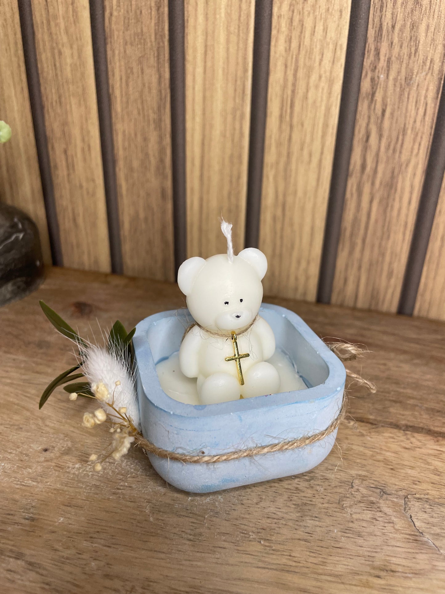 Décoration bougie parfumée nounours et fleurs séchées personnalisable. Cire végétal et fragrances de Grasse. Bougie artisanale. Cadeaux pour événements et cérémonies