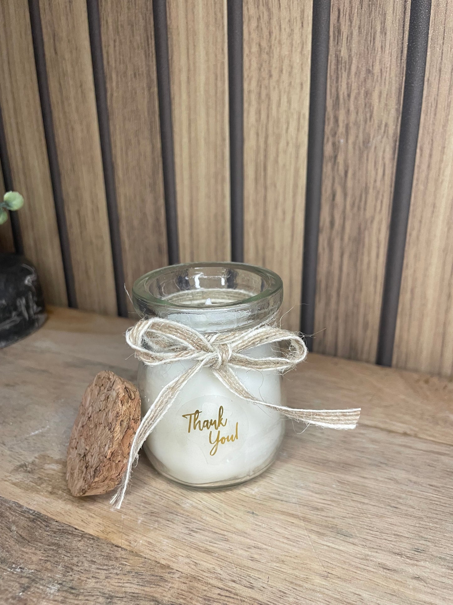 Décoration bougie parfumée avec noeud personnalisable. Cire végétal et fragrances de Grasse. Bougie artisanale. Cadeaux pour événements et cérémonies