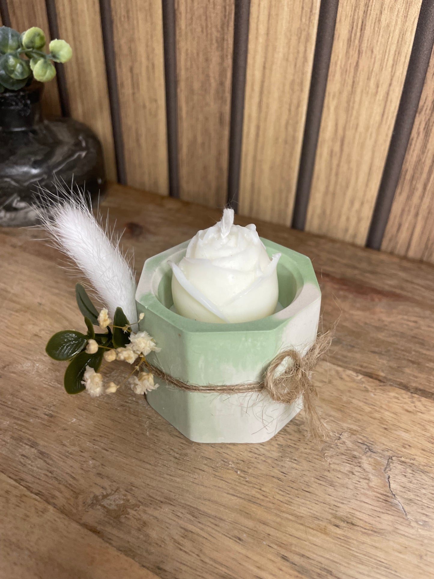 Décoration bougie parfumée rose et fleurs séchées personnalisable pour cadeaux événements et cérémonies