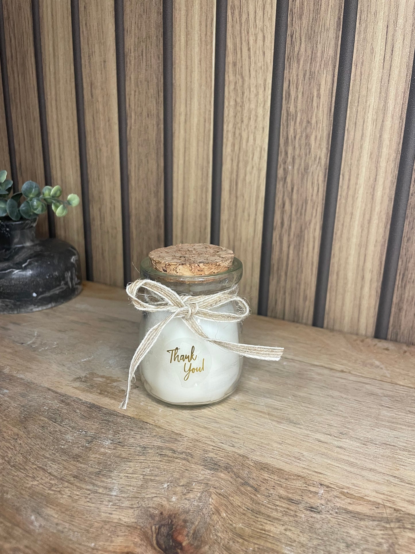 Décoration bougie parfumée avec noeud personnalisable. Cire végétal et fragrances de Grasse. Bougie artisanale. Cadeaux pour événements et cérémonies