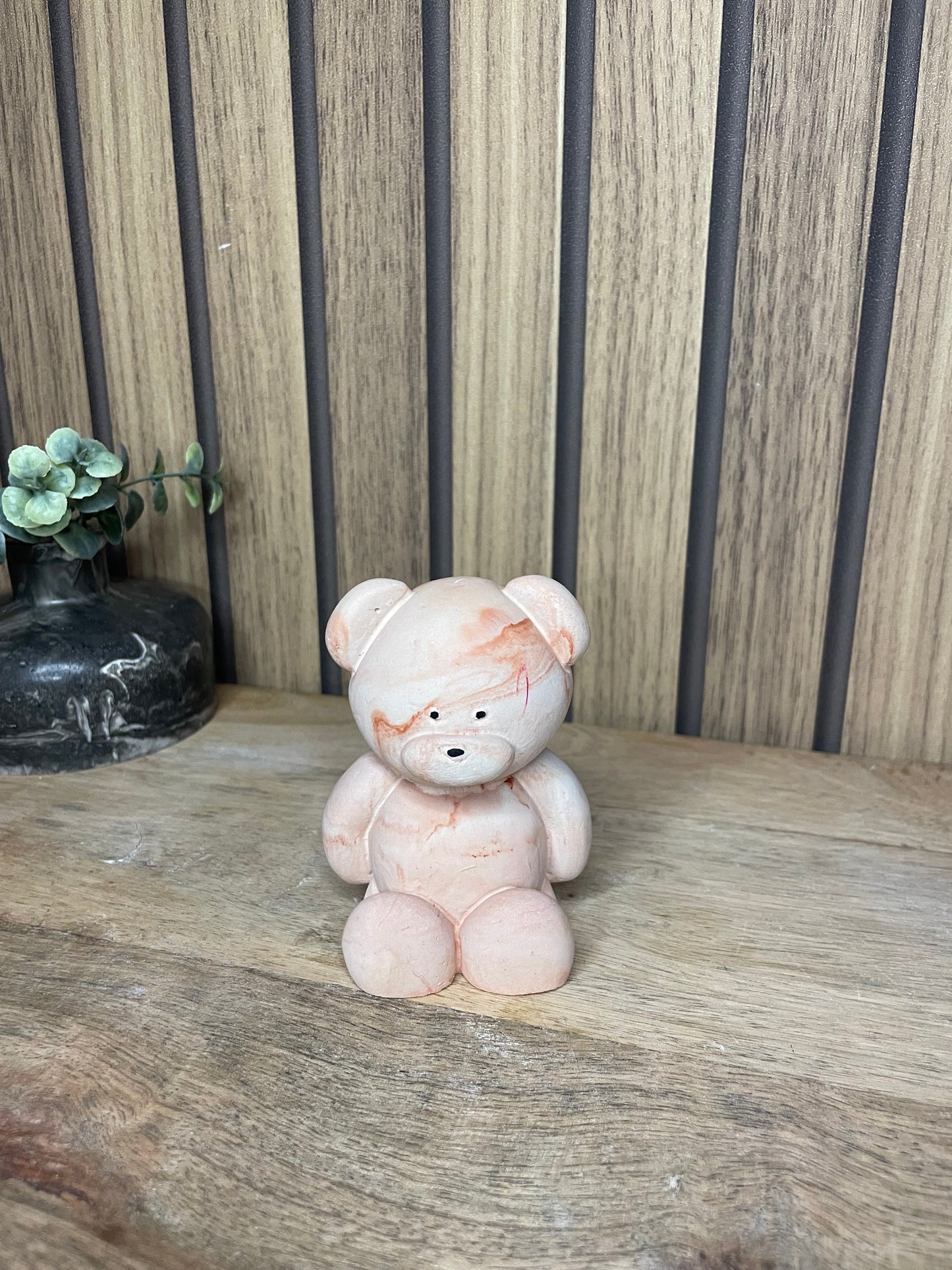 Figurine nounours. Ourson. Déco. A personnaliser. A offrir. Décoration. Chambre d’enfant. Figurines. Poudre de moulage écologique. Fait main. Artisanat Français.