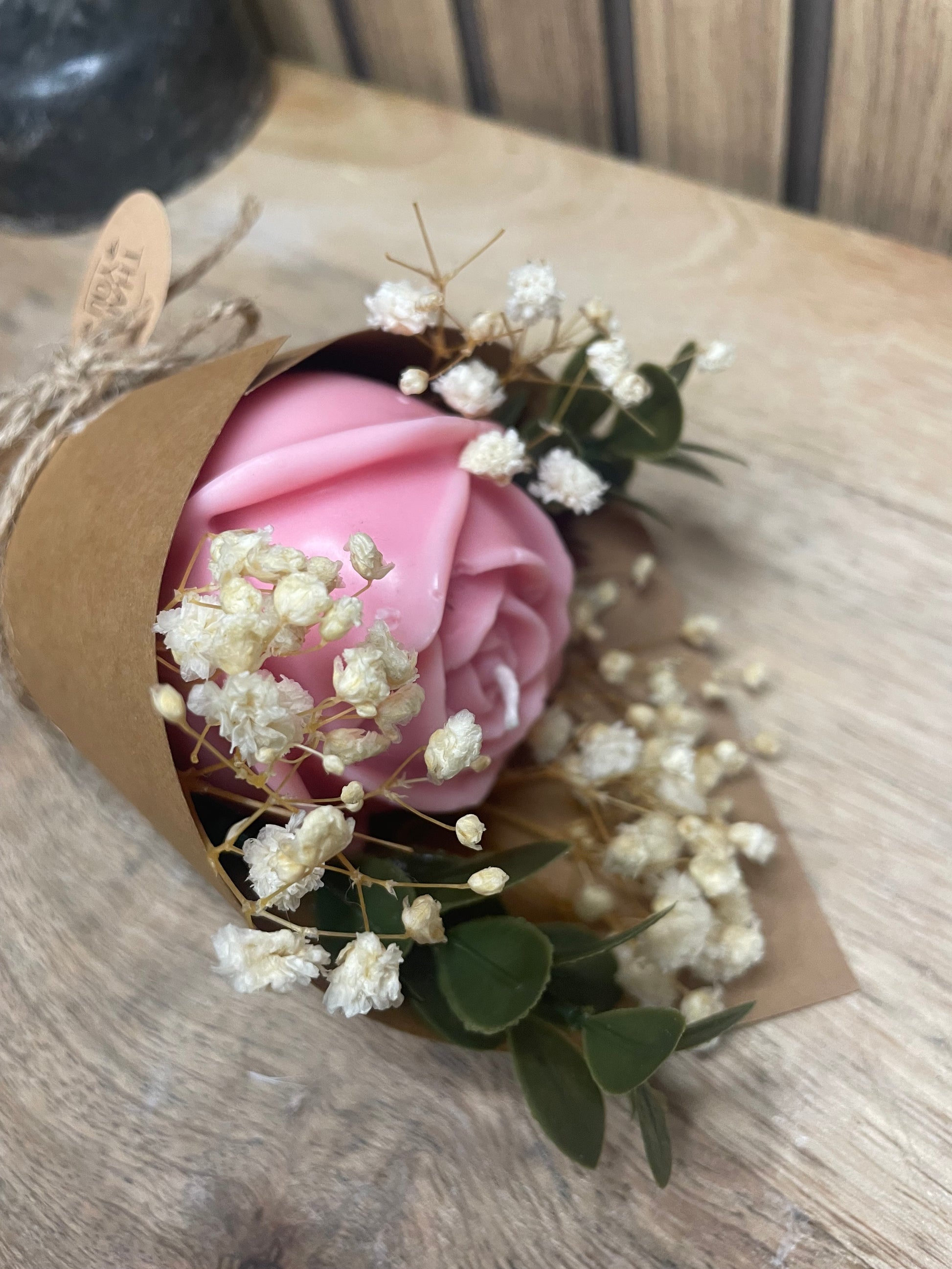 Cadeaux cérémonies et événements bouquet fleurs bougie rose et fleurs séchées