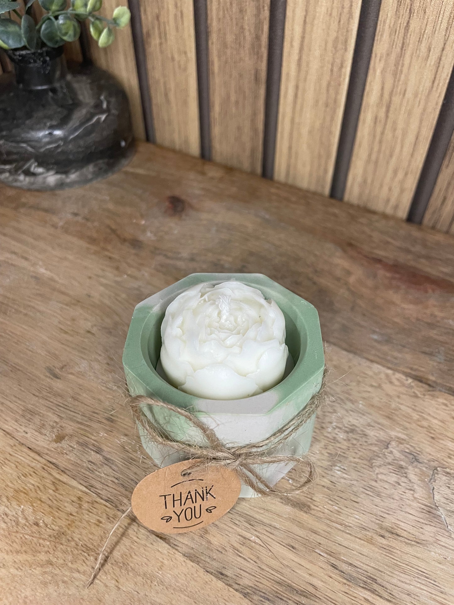 Décoration bougie parfumée pivoine personnalisable pour cadeaux événements et cérémonies