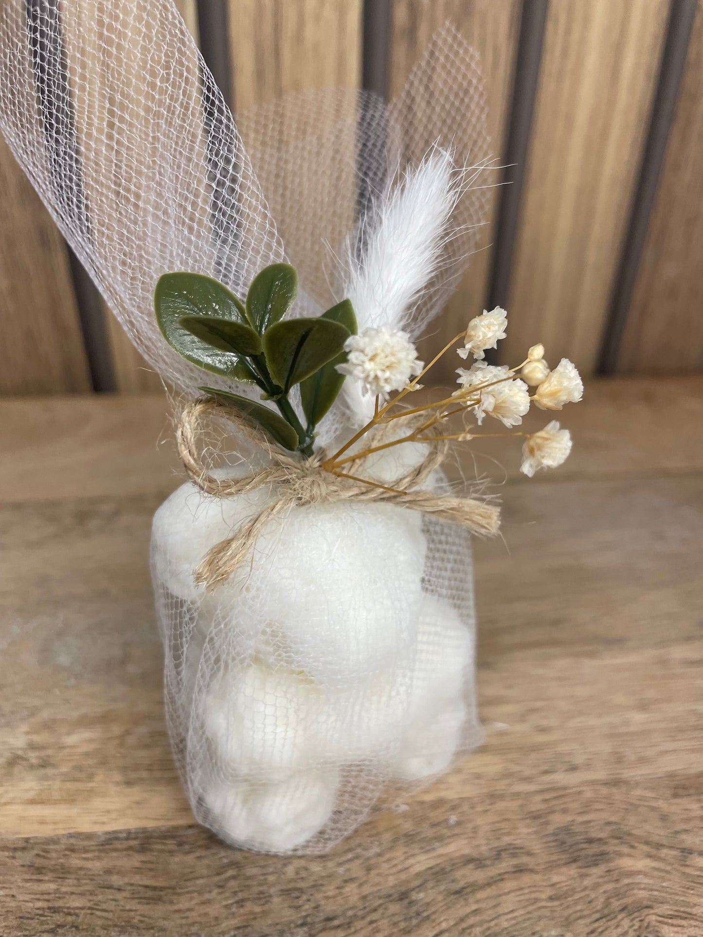 Décoration bougie parfumée ourson et fleurs séchées personnalisable. Cire végétal et fragrances de Grasse. Bougie artisanale. Cadeaux pour événements et cérémonies