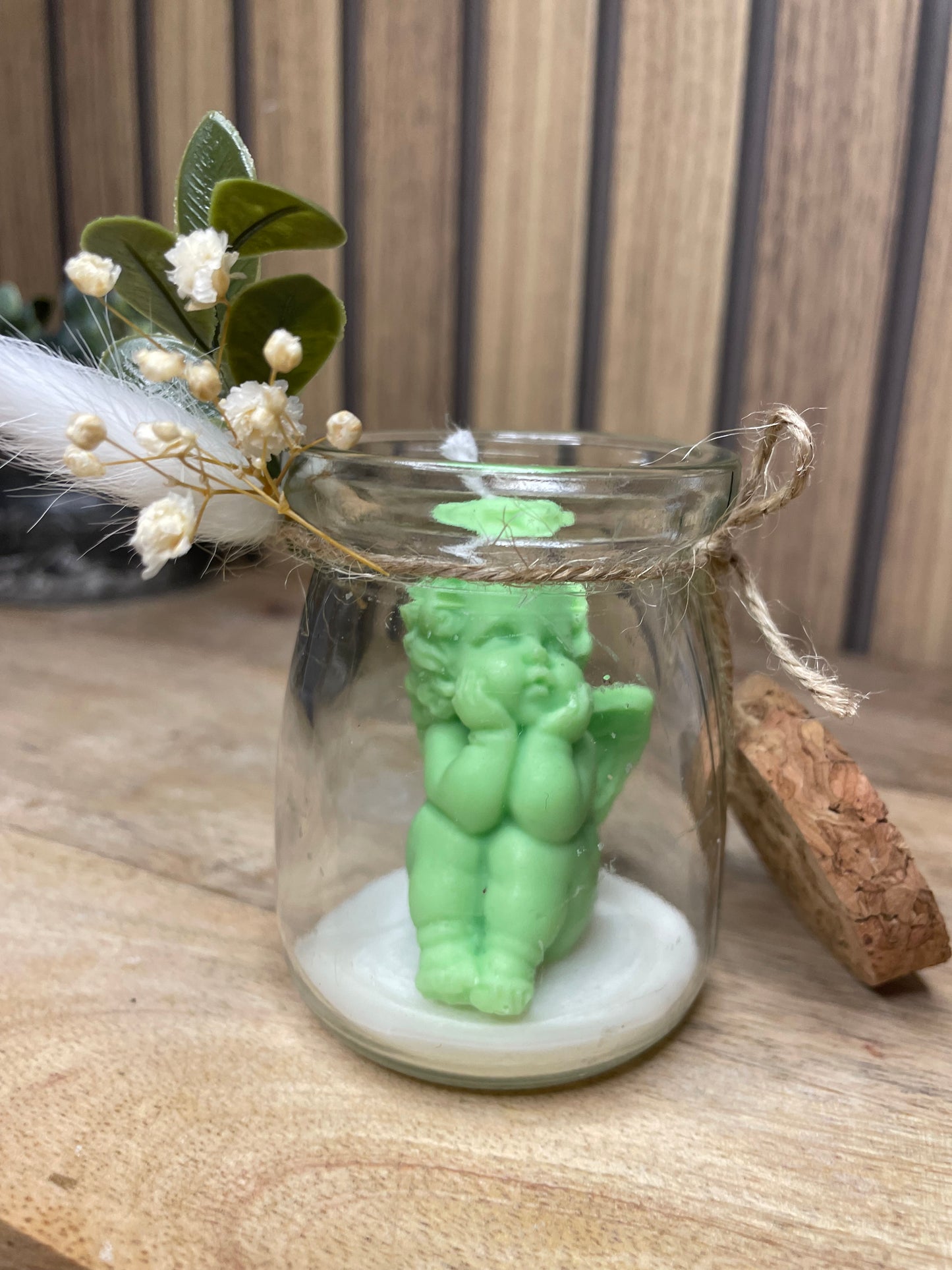 Décoration bougie parfumée ange et fleurs séchées personnalisable. Cire végétal et fragrances de Grasse. Bougie artisanale. Cadeaux pour événements et cérémonies