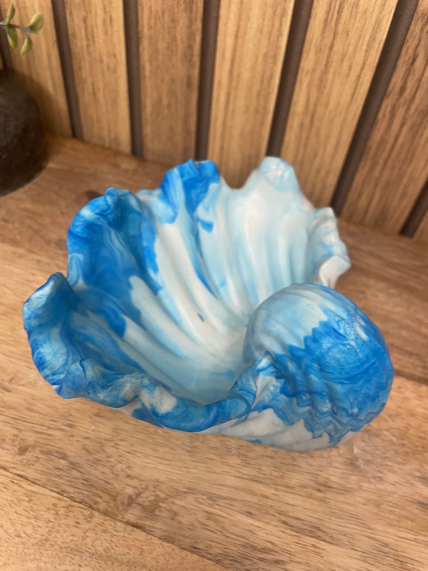 Vide poche coquillage. Coquillages. Déco. Objets déco. A personnaliser. Tendance. Déposez vos bijoux, vos clés, vos pièces de monnaies. Maison. Poudre de moulage écologique. Artisan Français. Fait main. Cadeaux.