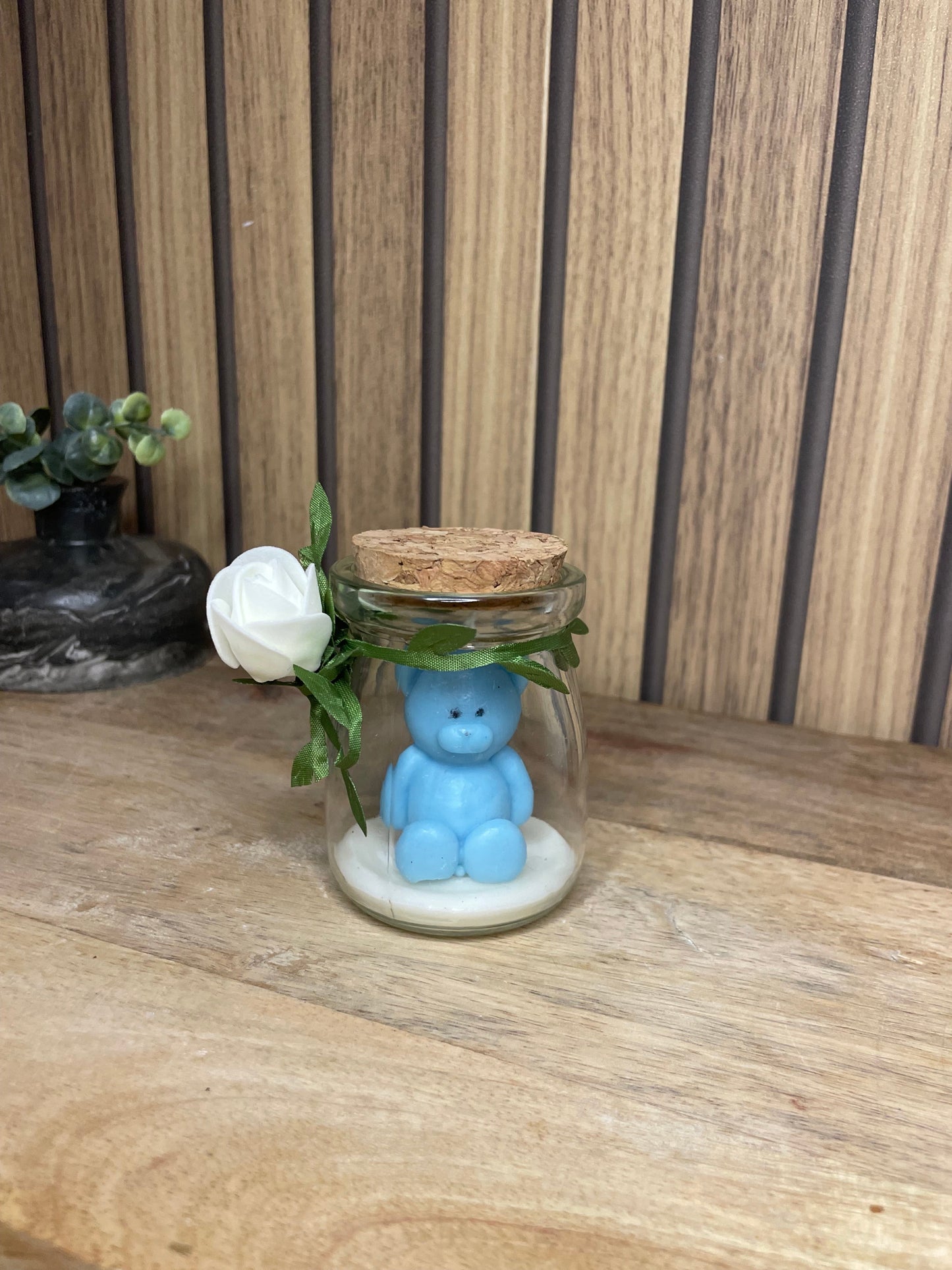 Décoration bougie parfumée ourson et fleur personnalisable. Cire végétal et fragrances de Grasse. Bougie artisanale. Cadeaux pour événements et cérémonies