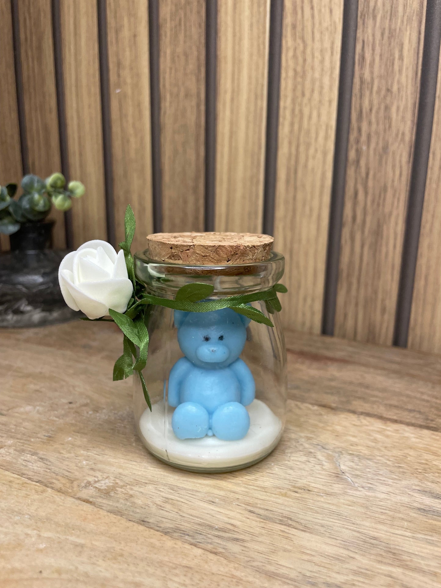 Décoration bougie parfumée ourson et fleur personnalisable. Cire végétal et fragrances de Grasse. Bougie artisanale. Cadeaux pour événements et cérémonies