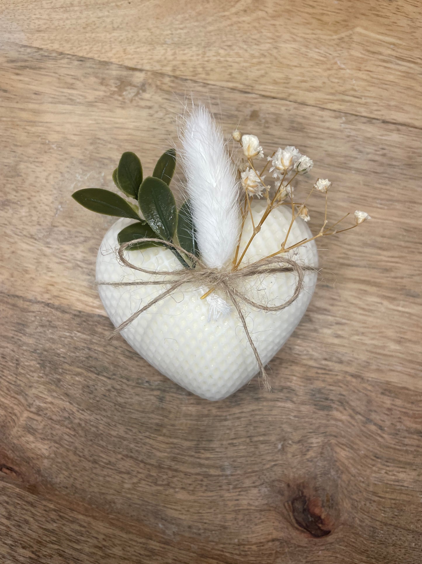 Bougie parfumée cœur et fleurs séchées personnalisable pour cadeaux événements et cérémonies