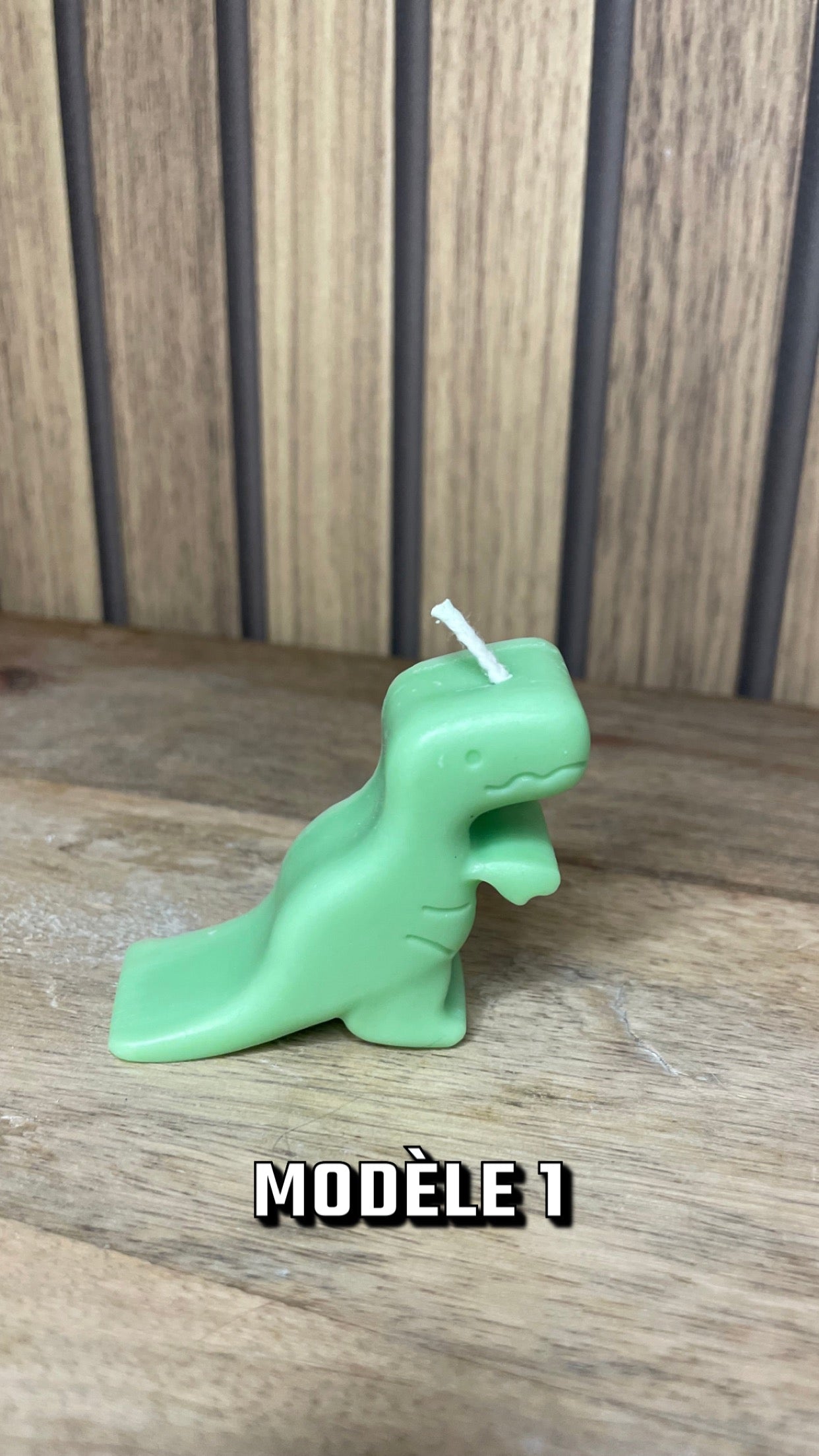 Bougie parfumée dinosaure personnalisable