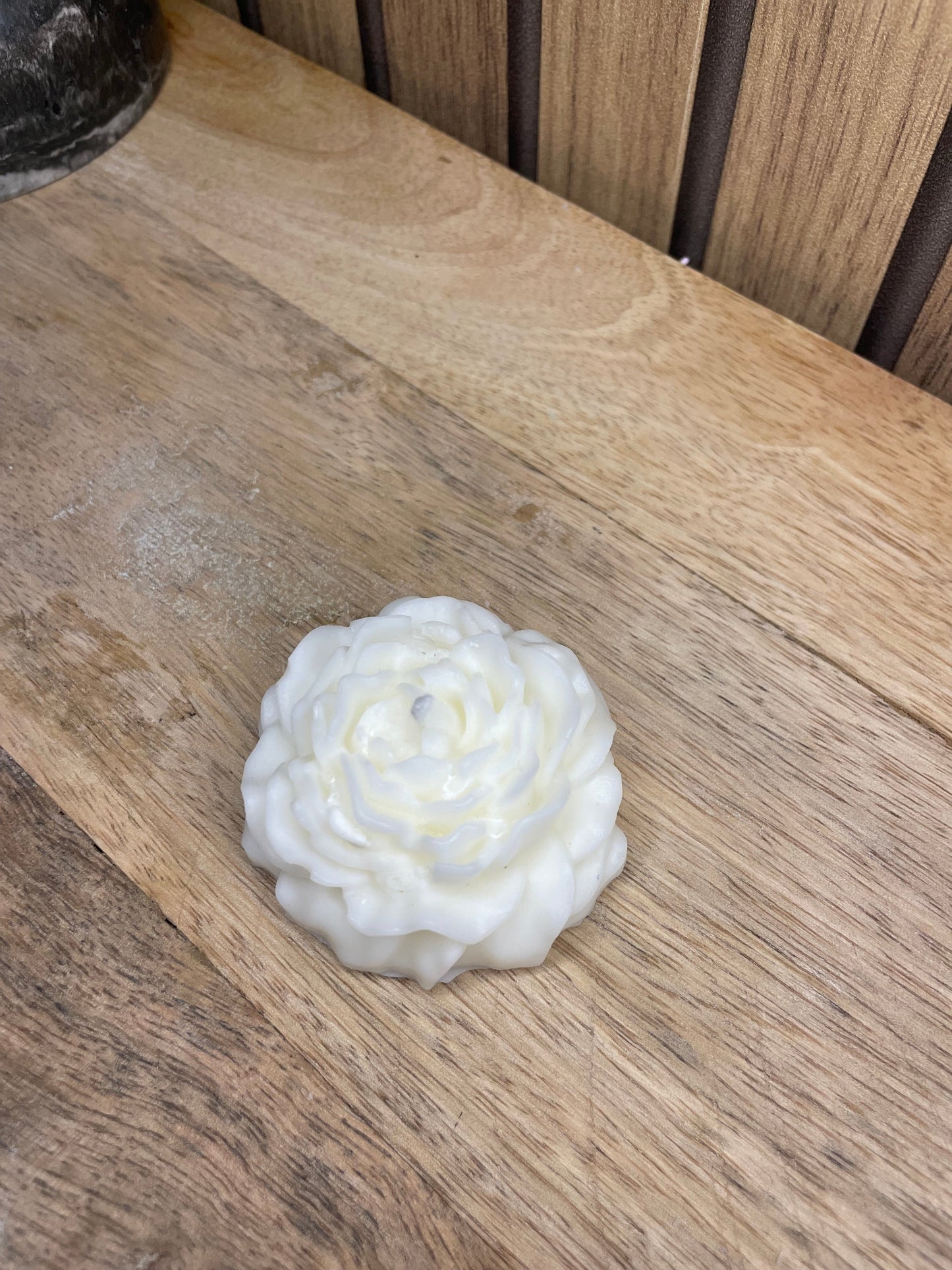 Décoration bougie parfumée pivoine personnalisable. Cire végétal et fragrances de Grasse. Bougie artisanale. Cadeaux pour événements et cérémonies
