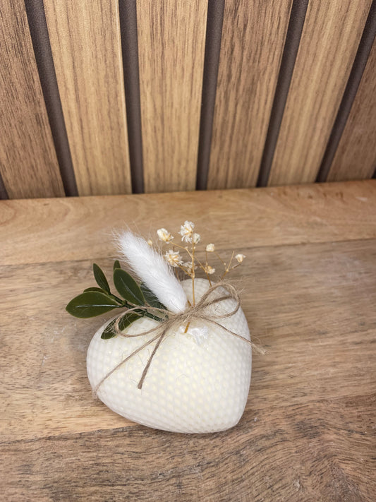 Bougie parfumée cœur et fleurs séchées personnalisable pour cadeaux événements et cérémonies 