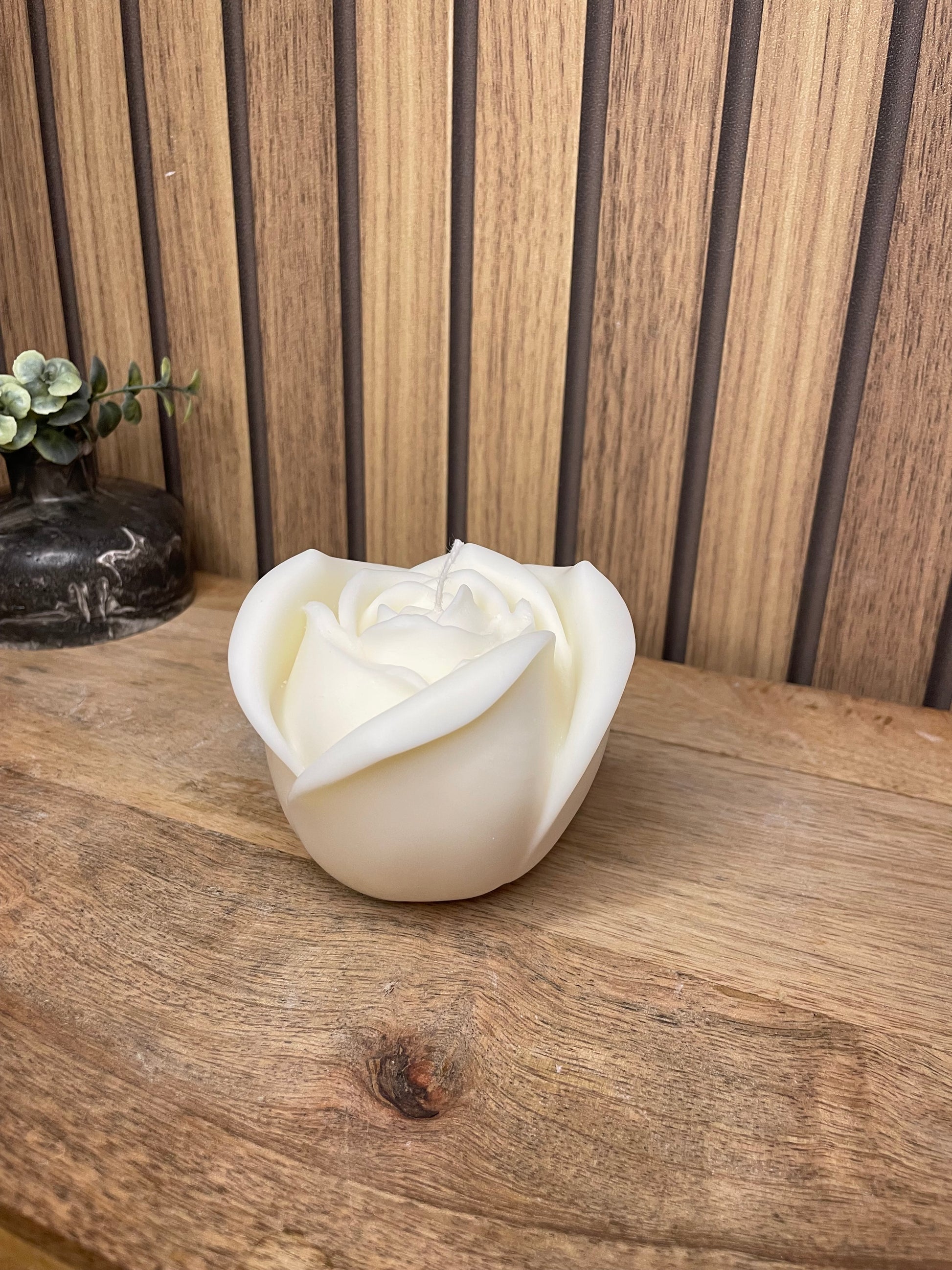 Décoration bougie parfumée en forme de roses personnalisable. Cire végétal et fragrances de Grasse. Bougie artisanale. 