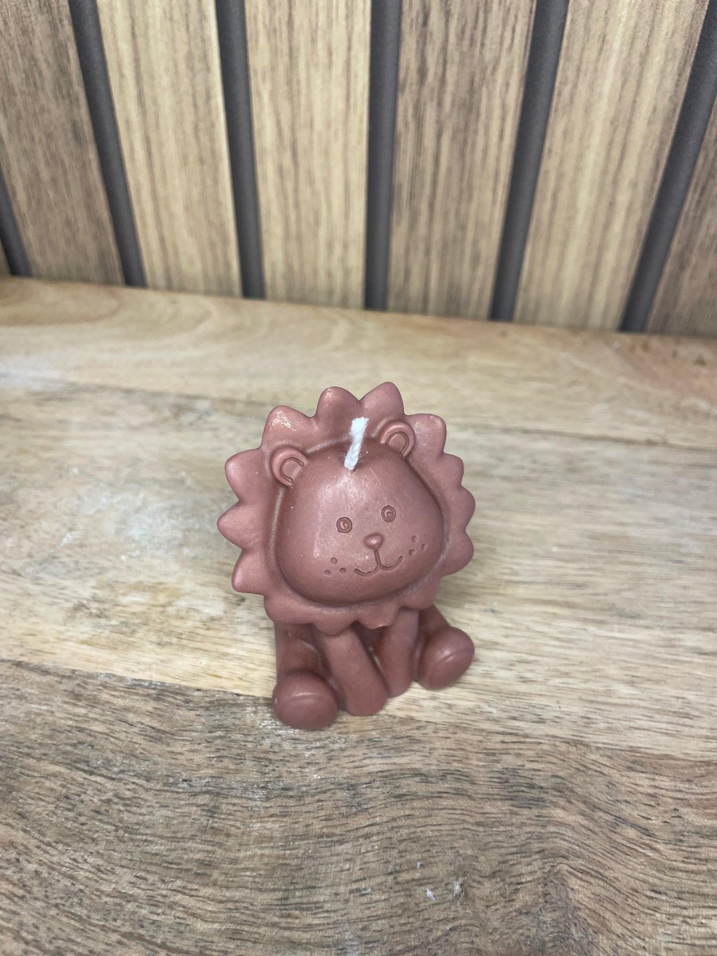 Bougie parfumée lion et fleurs séchées personnalisable pour cadeaux événements et cérémonies 