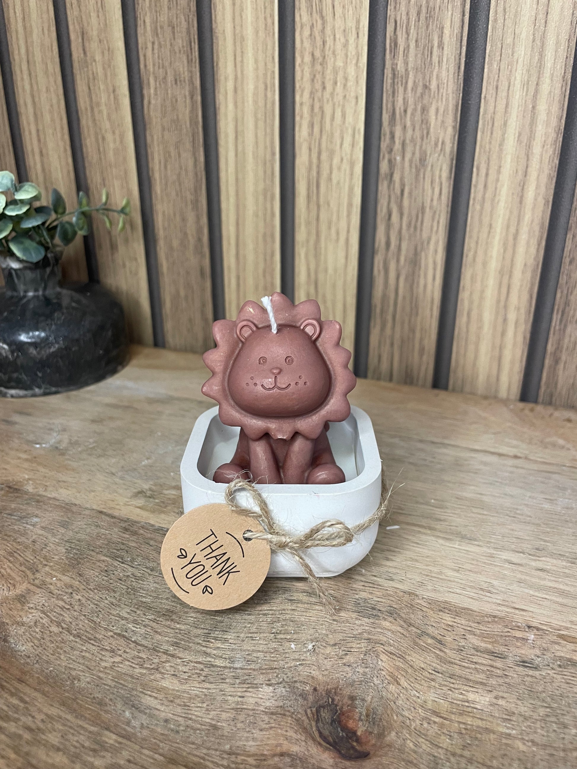Décoration bougie parfumée lion personnalisable. Cire végétal et fragrances de Grasse. Bougie artisanale. Cadeaux pour événements et cérémonies 