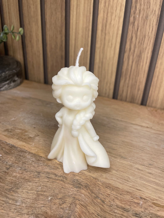 Décoration bougie parfumée la reine des neiges personnalisable. Cire végétal et fragrances de Grasse. Bougie artisanale. Cadeaux pour événements et cérémonies 