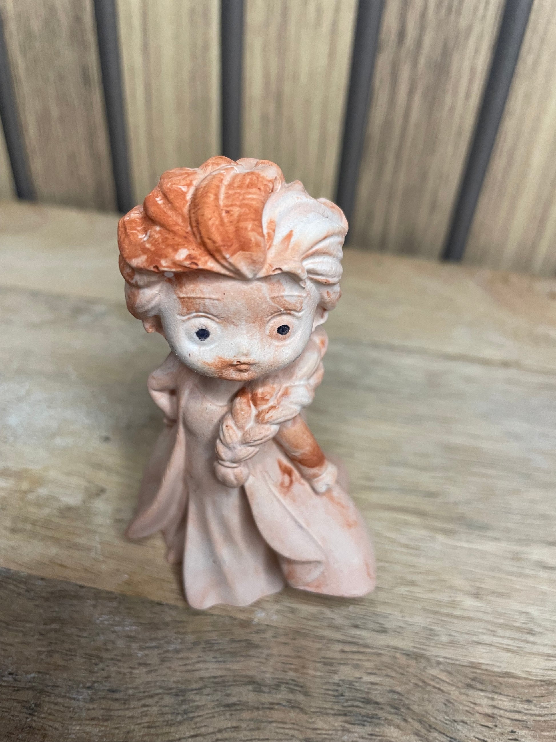 Figurine Reine des neiges. Disney. Fille. Déco chambre d’enfant. A personnaliser. A offrir. Décoration. Enfants. Figurines. Poudre de moulage écologique. Fait main. Artisanat Français. 