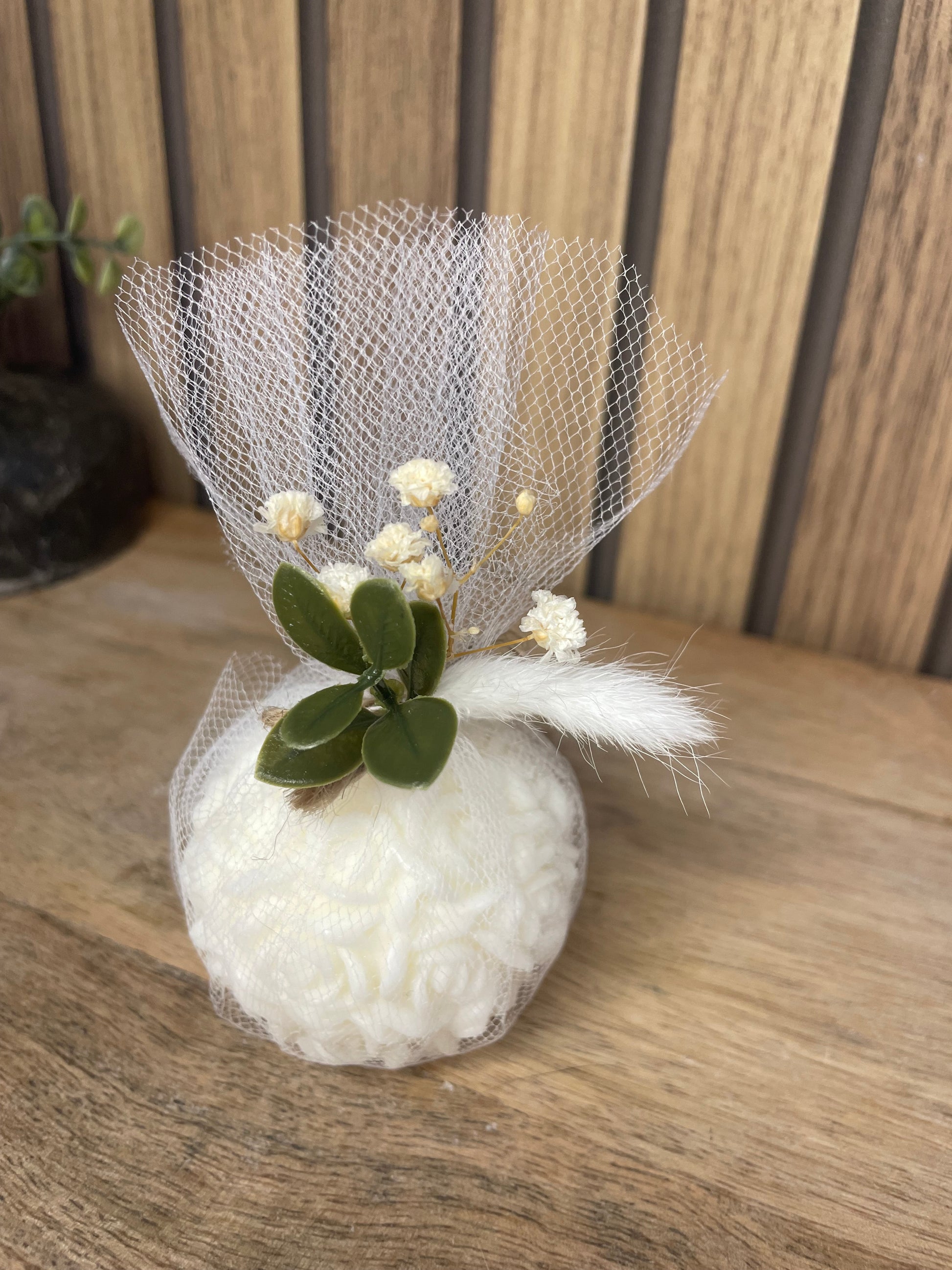 Décoration bougie parfumée avec des roses et fleurs séchées personnalisable. Cire végétal et fragrances de Grasse. Bougie artisanale. Cadeaux pour événements et cérémonies 