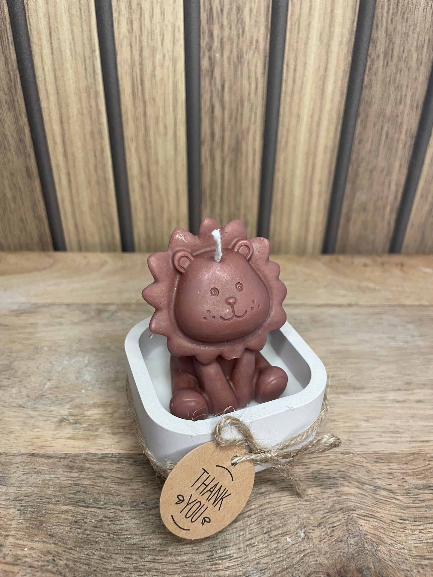 Décoration bougie parfumée lion personnalisable. Cire végétal et fragrances de Grasse. Bougie artisanale. Cadeaux pour événements et cérémonies 