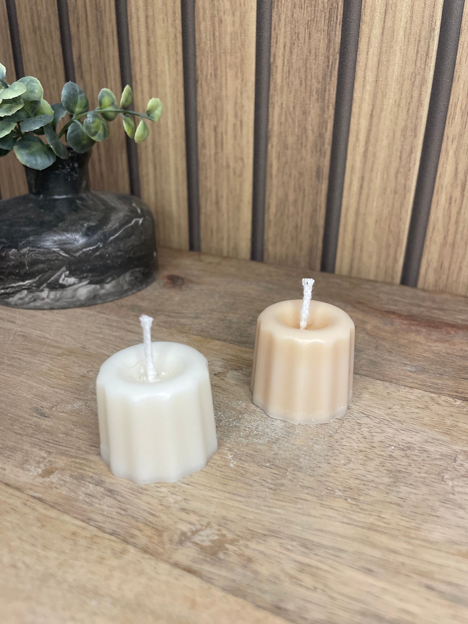Bougie parfumée cannelé. Cire végétal et parfum de Grasse. Fabrication artisanale fait main. Cadeaux fêtes événements et cérémonies. 
