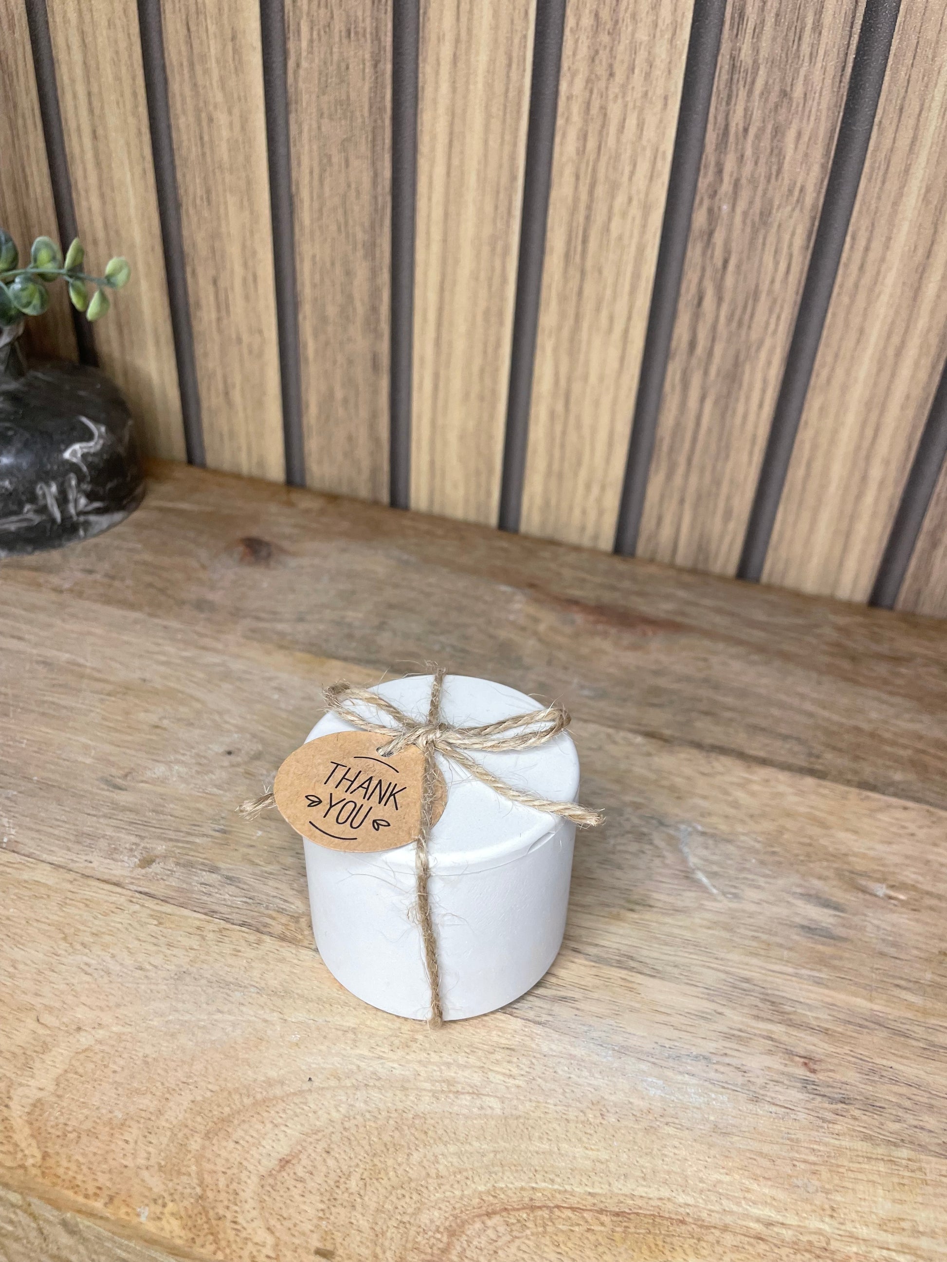 Décoration bougie parfumée et fleurs séchées personnalisable. Cire végétal et fragrances de Grasse. Bougie artisanale. Cadeaux pour événements et cérémonies 