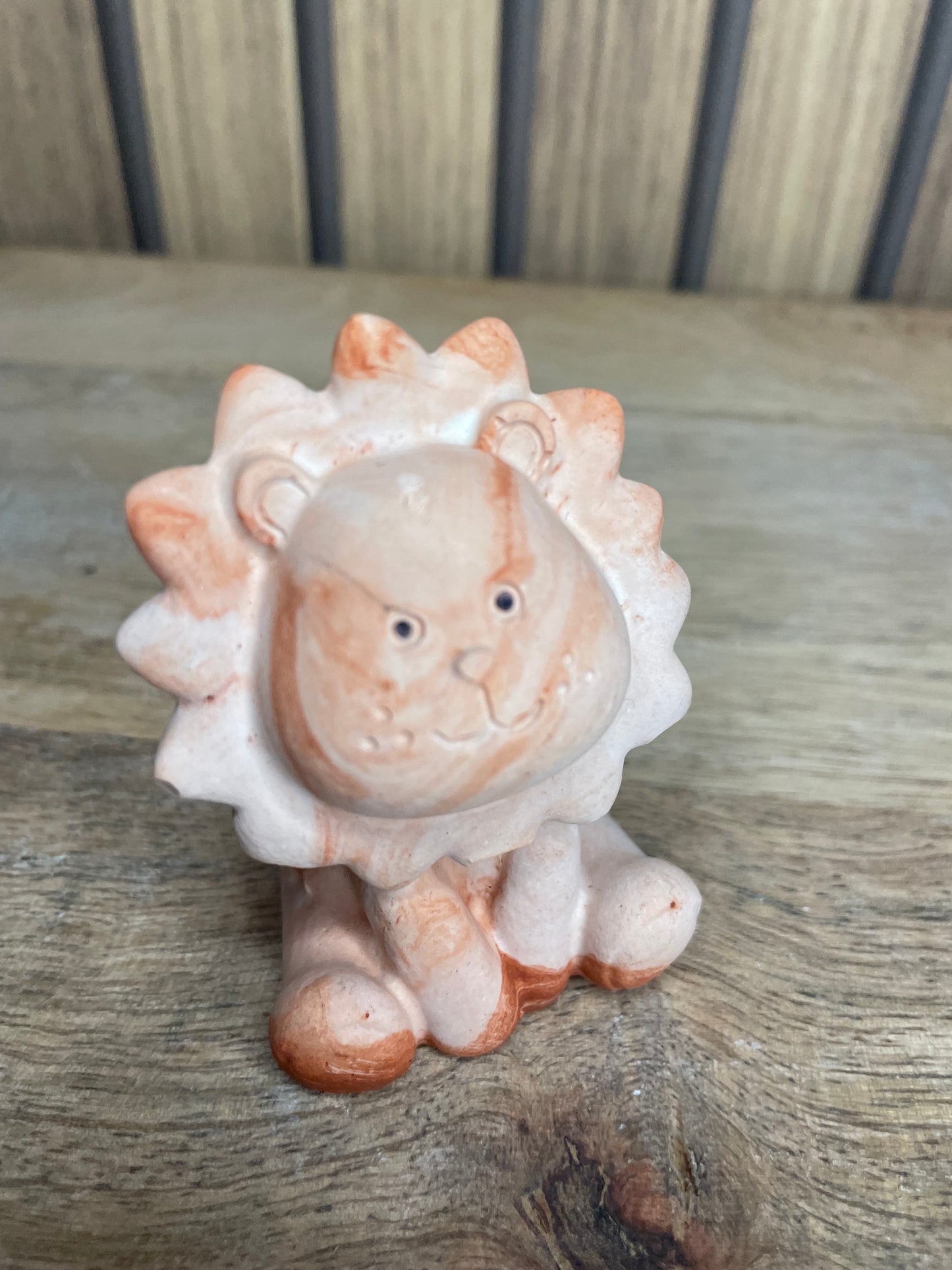 FIGURINE LION