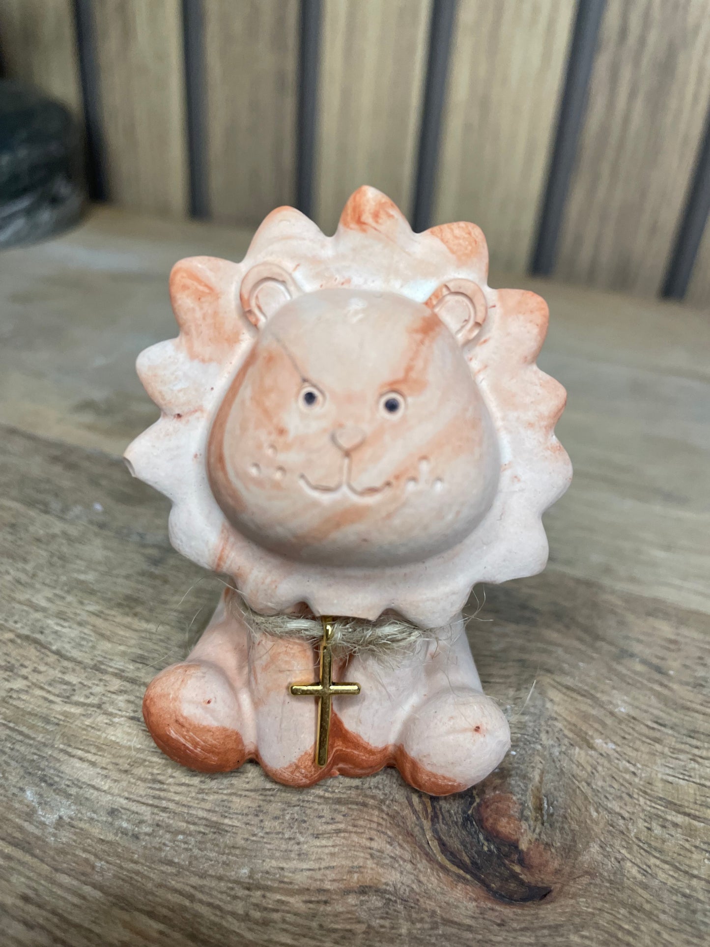 FIGURINE LION
